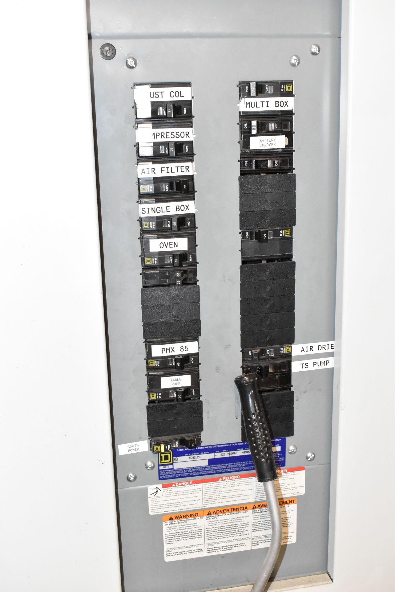 SQUARE D 200 AMP POWER PANEL WITH EMERSON ASCO SERIES 300 AUTOMATIC POWER TRANSFER SWITCH AND DUAL - Image 6 of 14