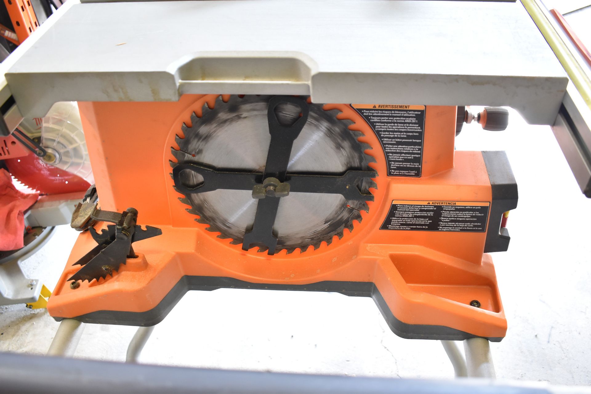 RIDGID R4510 10" TABLE SAW WITH RIDGID FOLDING STAND, S/N Z101533123 - Image 2 of 5