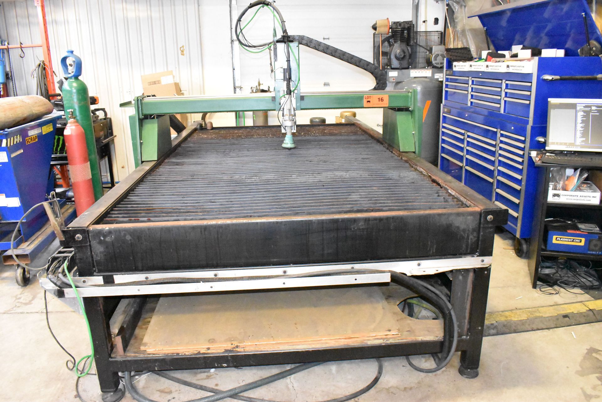 FAB-CUT (2019) PRO 8 CNC PLASMA CUTTING TABLE WITH FLASHCUT PRO CNC CONTROL, 5' X 10' TABLE, 300 GAL - Image 2 of 8