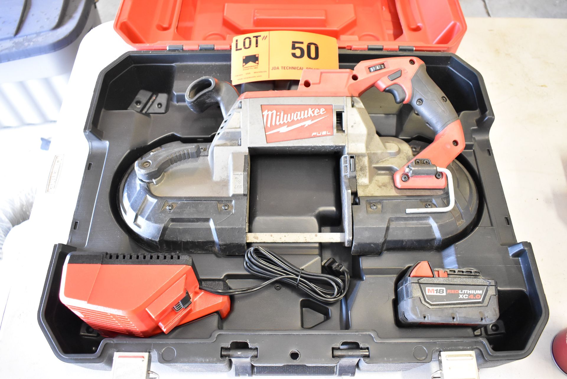 MILWAUKEE M18 FUEL 18V DEEP CUT VARIABLE SPEED BAND SAW WITH BATTERY AND CHARGER, S/N N/A