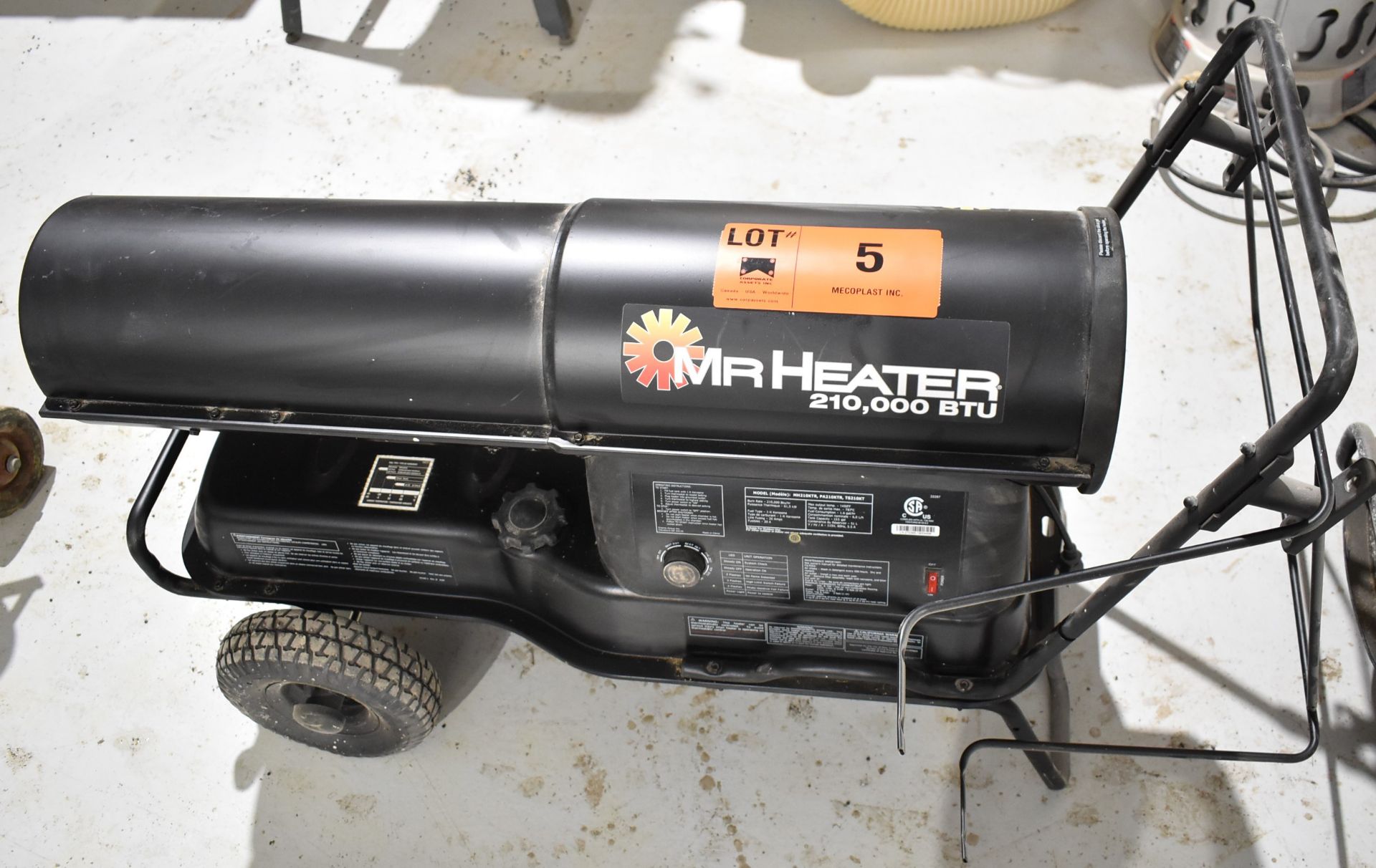 MR HEATER 210,000 BTU PORTABLE KEROSENE CONSTRUCTION HEATER WITH 13.5 GALLON FUEL TANK, 1450 DEG F