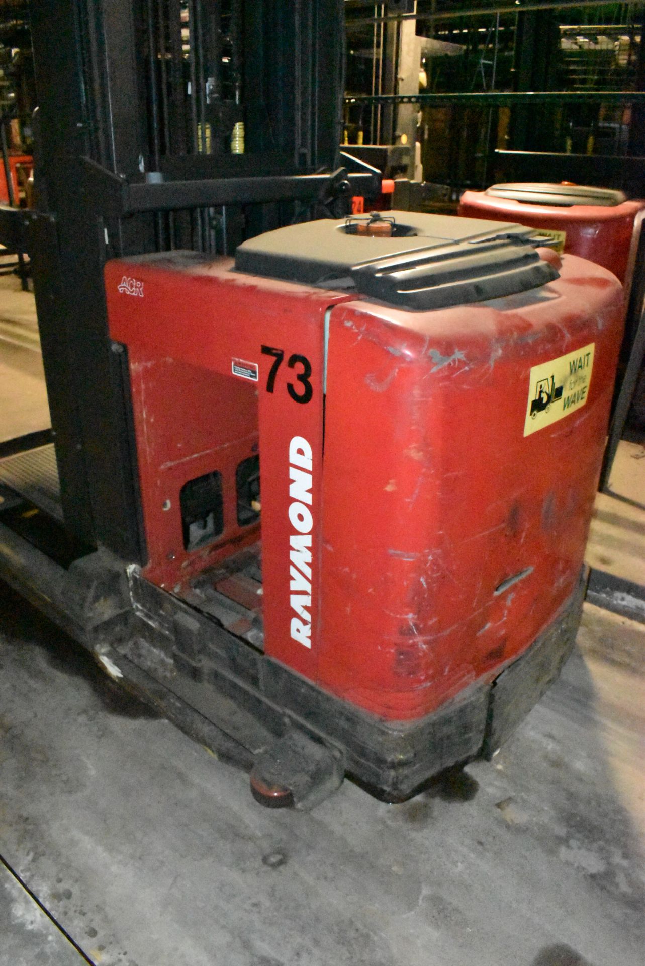 RAYMOND (2015) 560-OPC30TT 1,700 LB. CAPACITY 36V ELECTRIC ORDER PICKER WITH 330" MAX. LIFT - Image 3 of 7