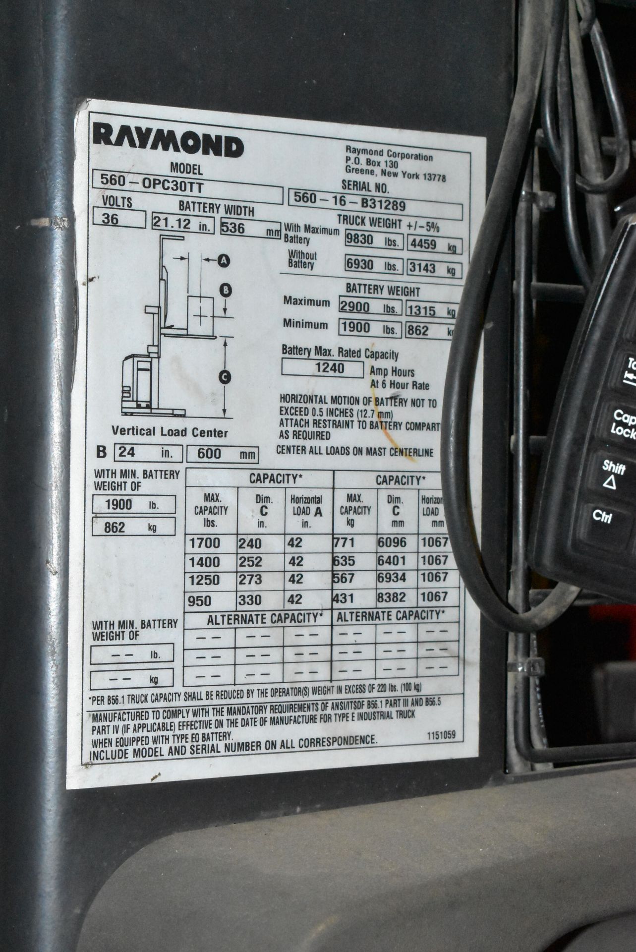 RAYMOND (2016) 560-OPC30TT 1,700 LB. CAPACITY 36V ELECTRIC ORDER PICKER WITH 330" MAX. LIFT - Image 7 of 8