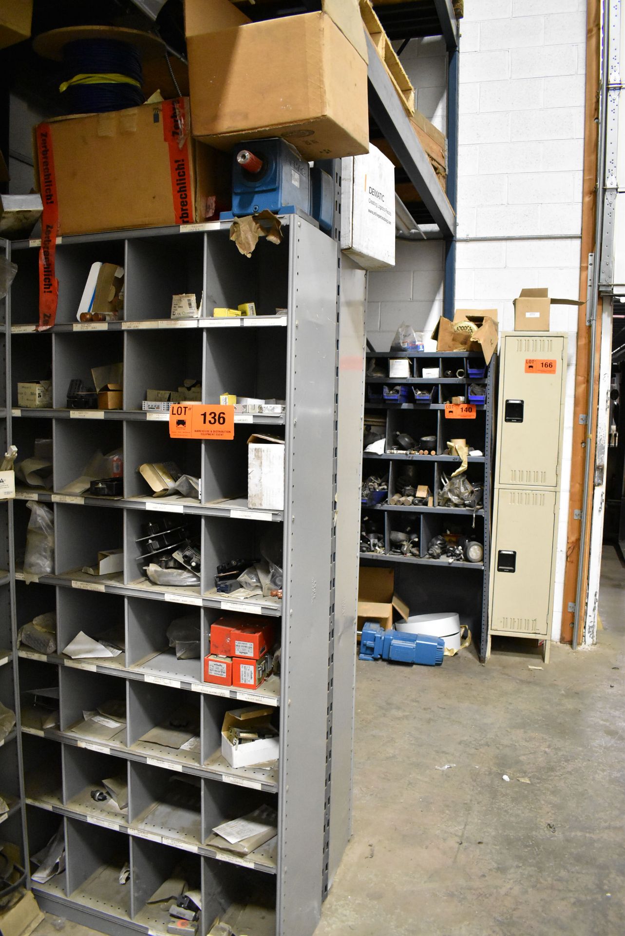 LOT/ SHELF WITH CONTENTS - INCLUDING DEMAG HOIST UNIT, BREAKERS, FUSES, ELECTRICAL COMPONENTS [