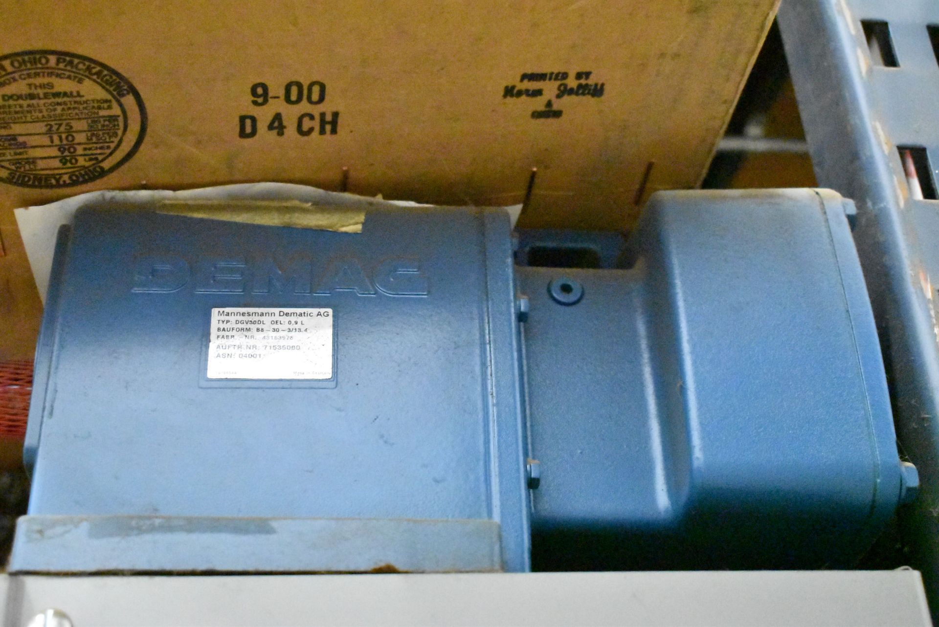 LOT/ SHELF WITH CONTENTS - INCLUDING DEMAG HOIST UNIT, BREAKERS, FUSES, ELECTRICAL COMPONENTS [ - Image 3 of 8