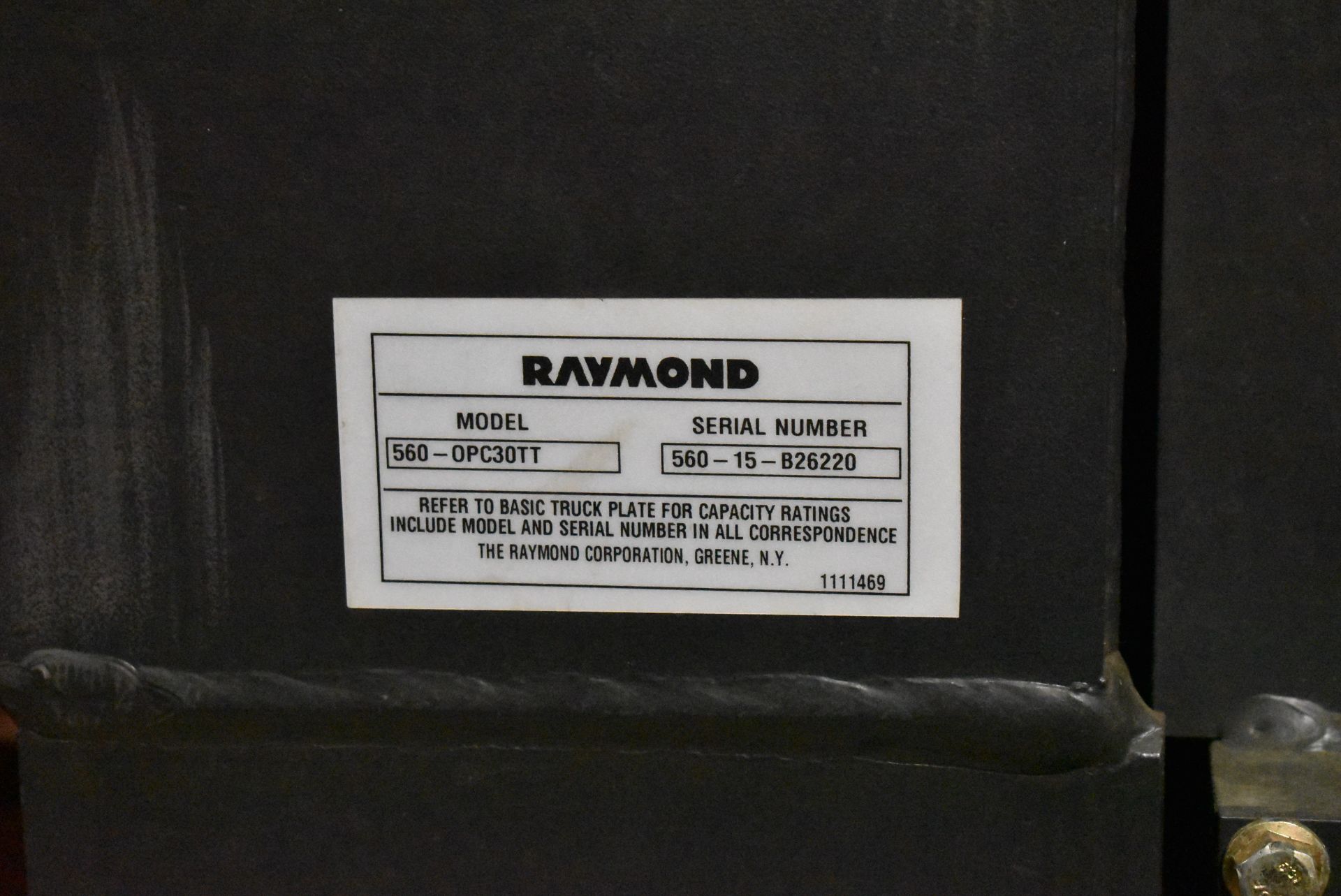 RAYMOND (2015) 560-OPC30TT 1,700 LB. CAPACITY 36V ELECTRIC ORDER PICKER WITH 330" MAX. LIFT - Image 7 of 7