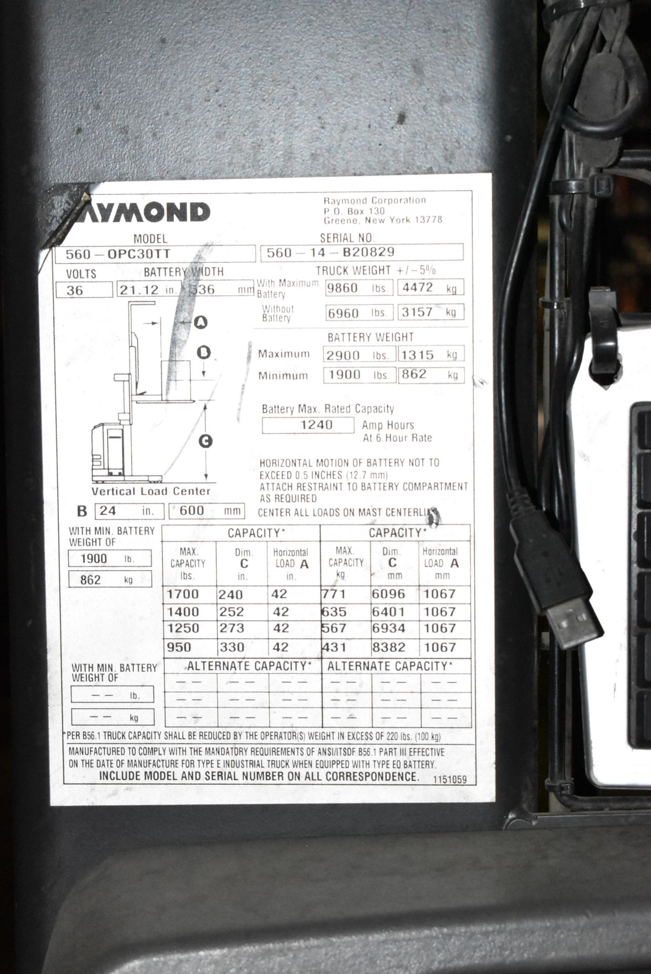 RAYMOND (2014) 560-OPC30TT 1,700 LB. CAPACITY 36V ELECTRIC ORDER PICKER WITH 330" MAX. LIFT - Image 8 of 9