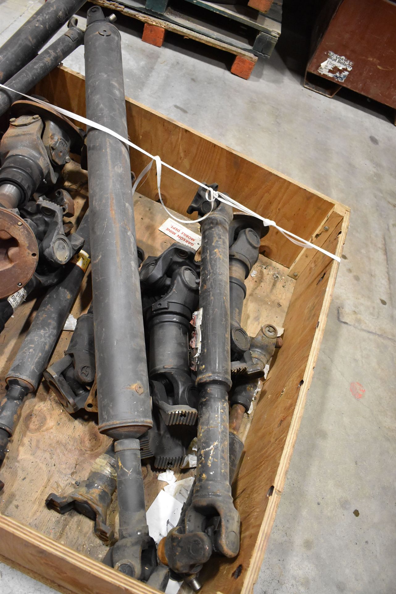 LOT/ SKID WITH MOBILE EQUIPMENT DRIVE SHAFTS (CMD WAREHOUSE) [CMD-038-22S] - Image 4 of 4