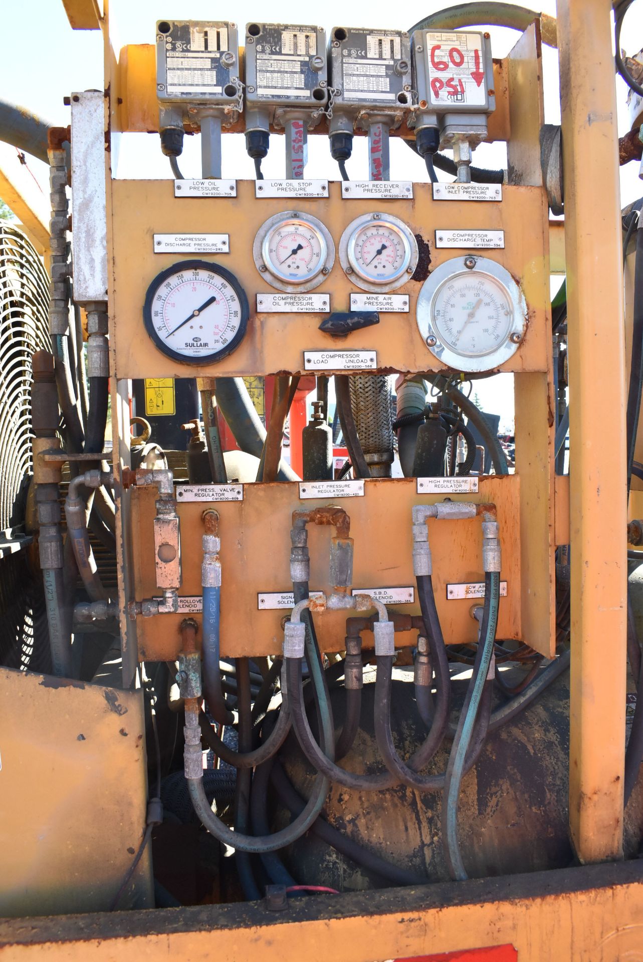 CUBEX (2012) S112 136 HP TOW-BEHIND SCREW BOOSTER COMPRESSOR WITH 600V ...