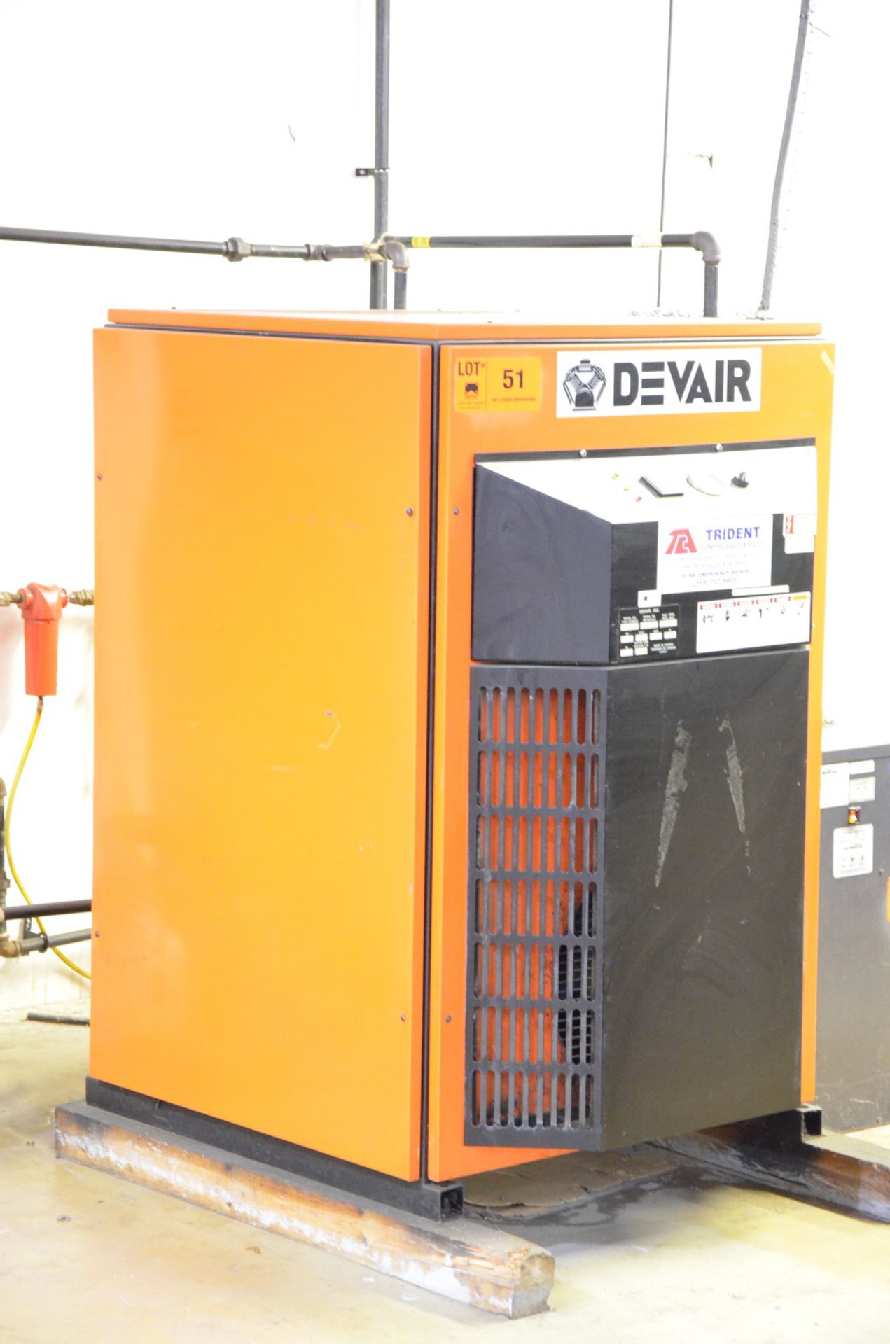 DEVAIR VAVC-5000 15 HP AIR COMPRESSOR WITH 175 MAX. PSI, 1760 RPM, 6,870 HOURS (RECORDED ON METER AT - Image 2 of 6