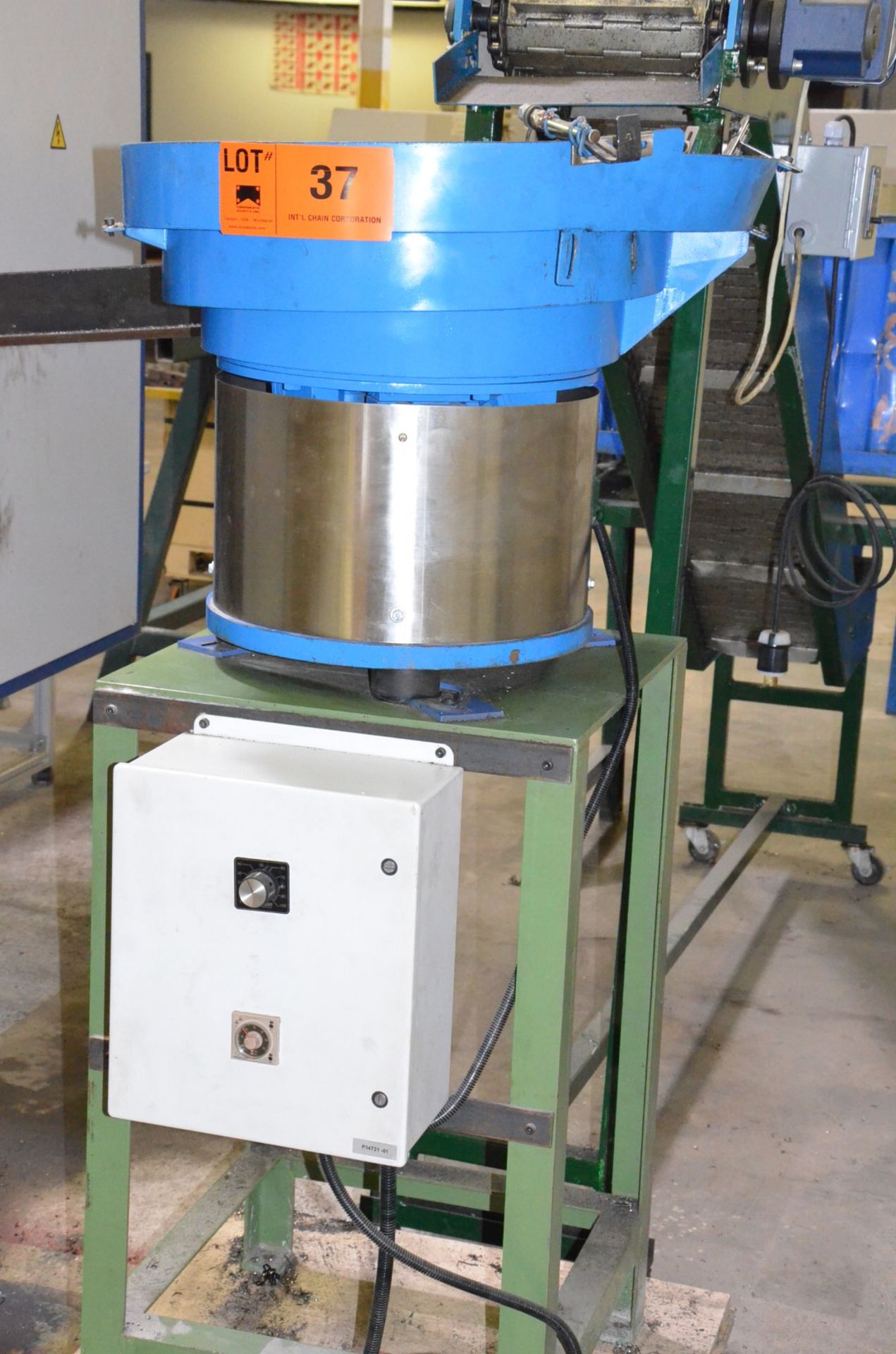 MFG. UNKNOWN 23" DIA. VIBRATORY BOWL DESCRAMBLER WITH VARIABLE SPEED CONTROL AND STAND, S/N: N/A ( - Image 2 of 4