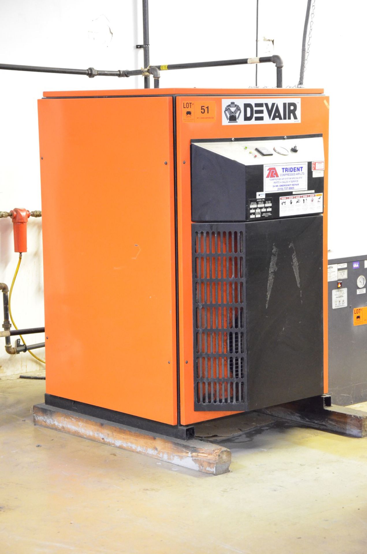 DEVAIR VAVC-5000 15 HP AIR COMPRESSOR WITH 175 MAX. PSI, 1760 RPM, 6,870 HOURS (RECORDED ON METER AT