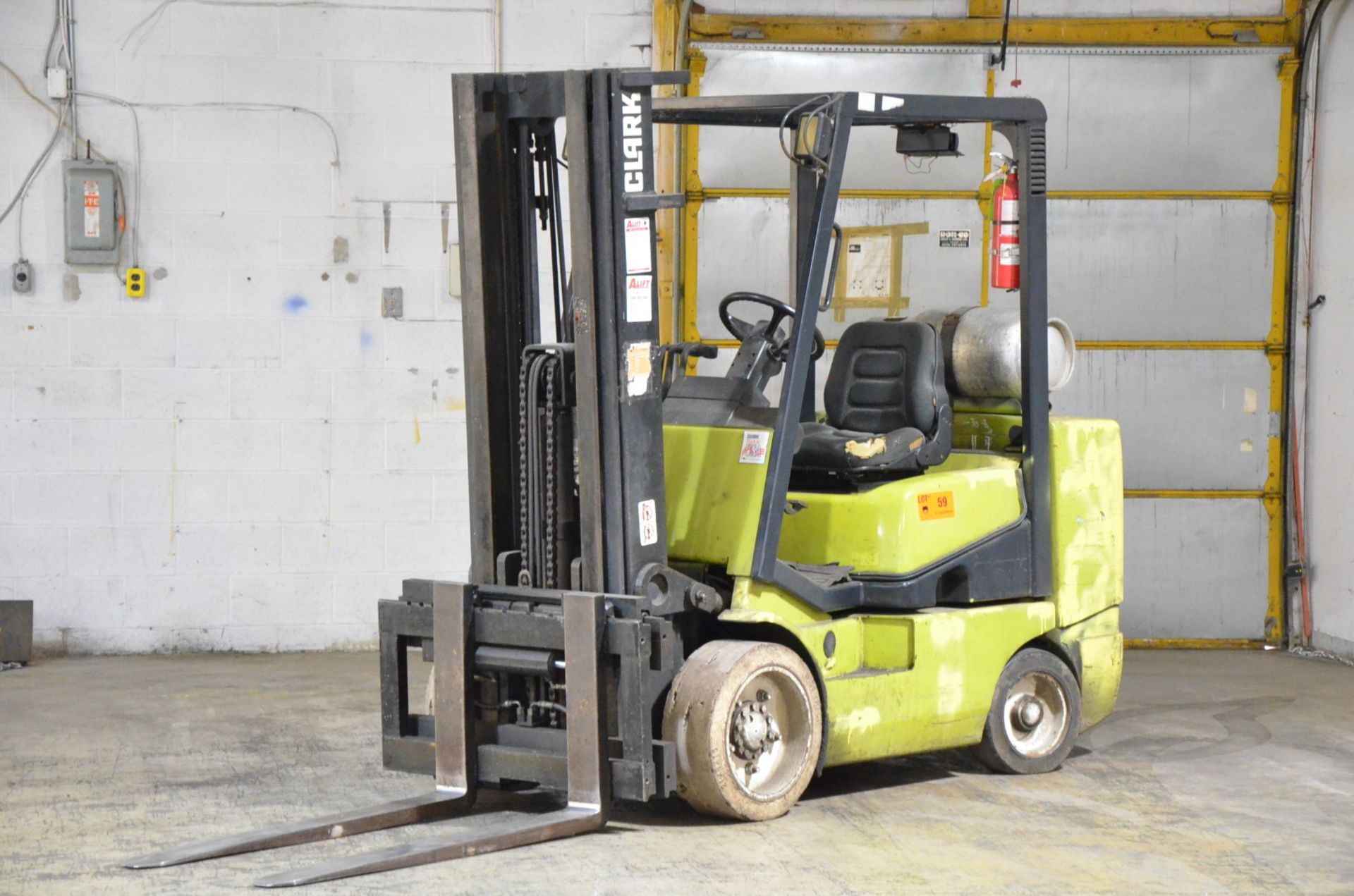 CLARK CGC32 5,900 LB. CAPACITY LPG FORKLIFT WITH 189" MAX. LIFT HEIGHT, 2-STAGE MAST, SIDE SHIFT,
