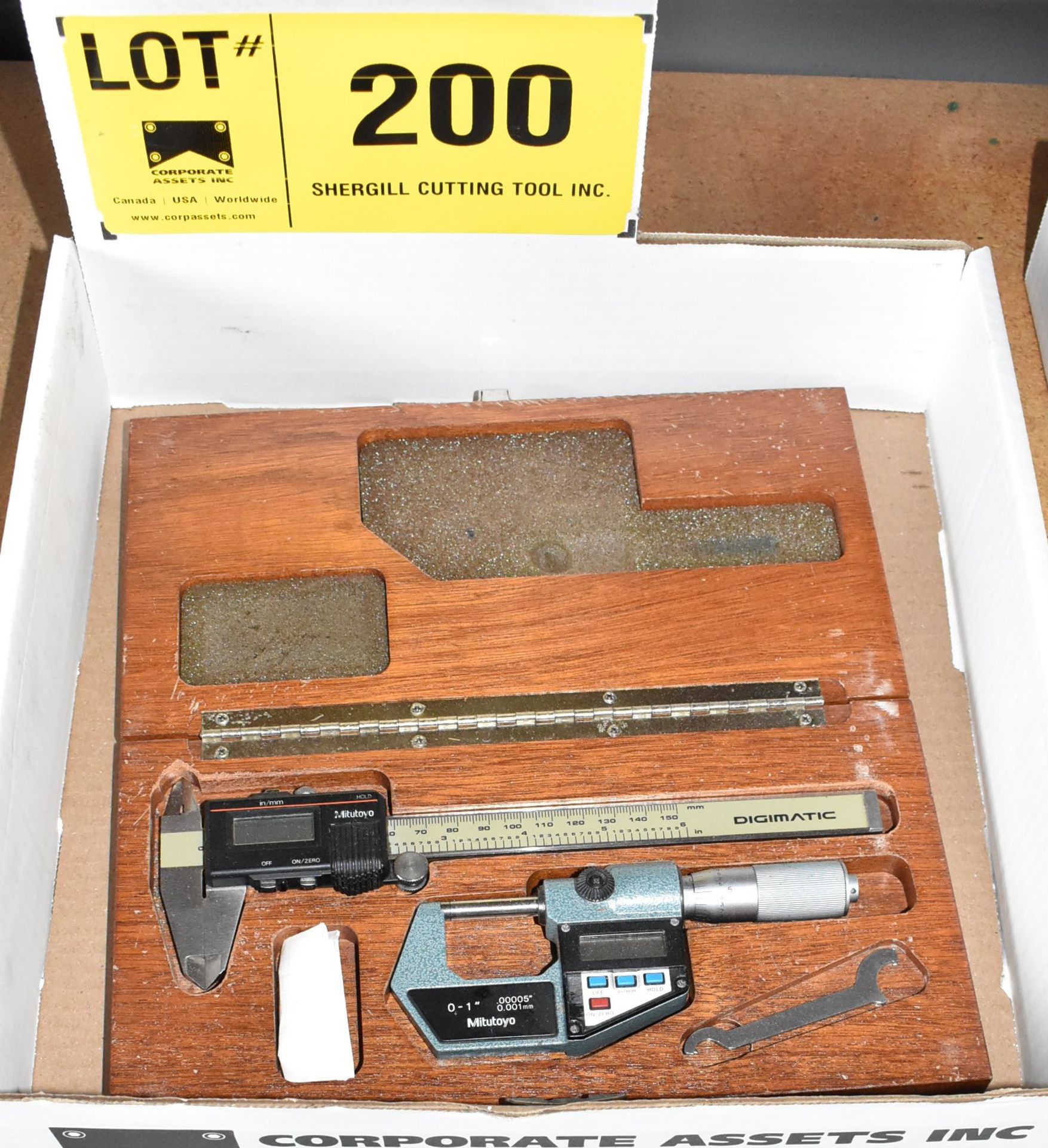 LOT/ MITUTOYO DIGIMATIC 6" DIGITAL CALIPER WITH MITUTOYO 0-1" DIGITAL OUTSIDE MICROMETER