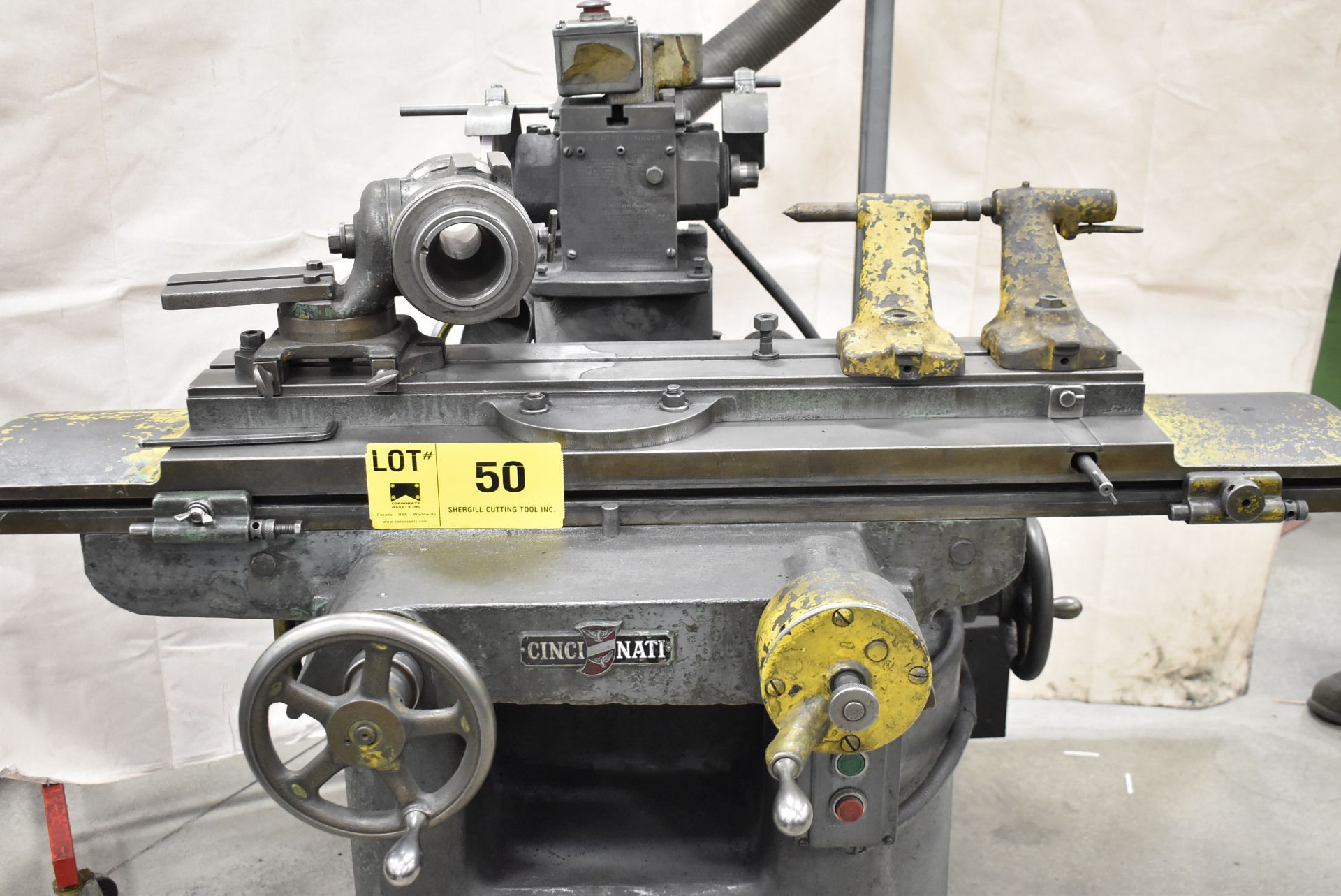 CINCINNATI NO 2. FLOOR TYPE TOOL AND CUTTER GRINDER WITH 39" X 5.5" T-SLOT TABLE, 90 DEGREE TABLE - Image 2 of 10