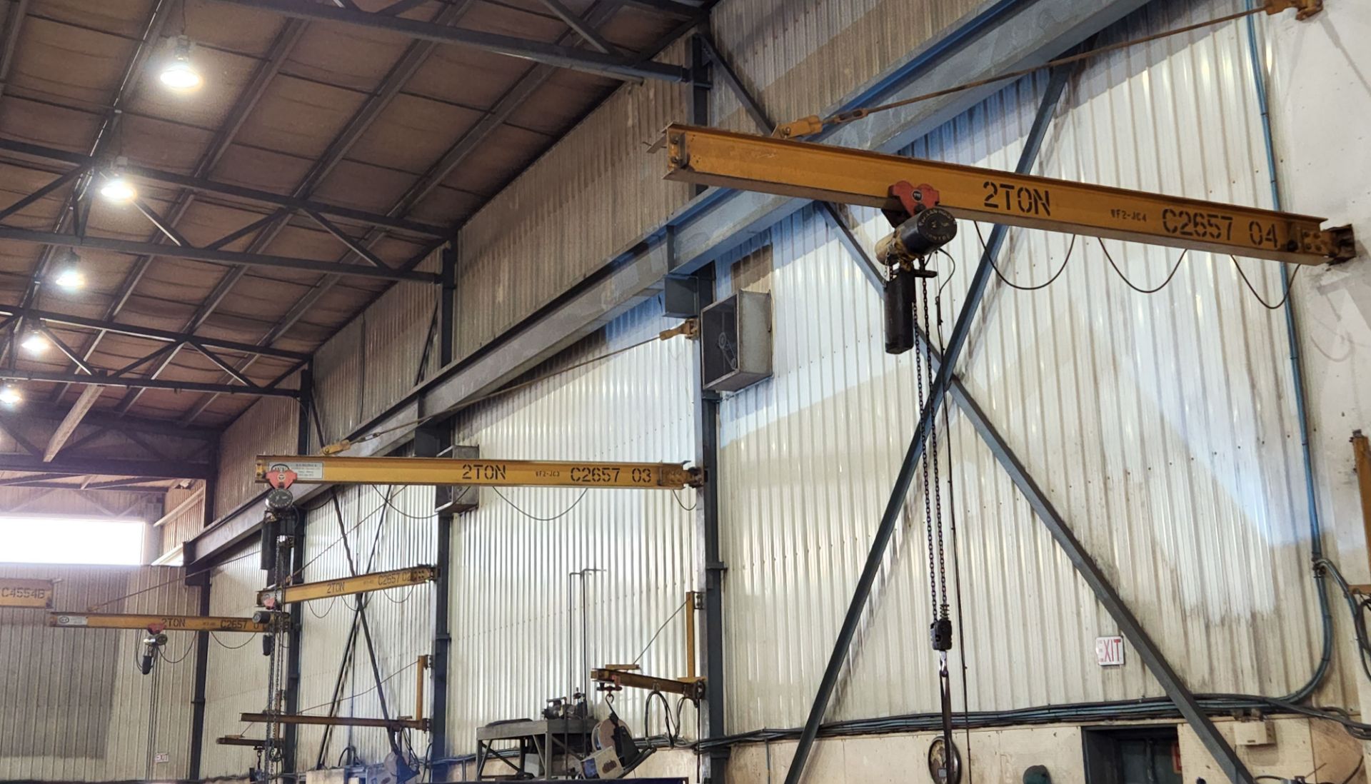 LOT/ (4) WF STEEL & CRANE SERIES C2746 BOOMS WITH 15' REACH, 15' 10" FROM U/S OF BOOM TO FLOOR