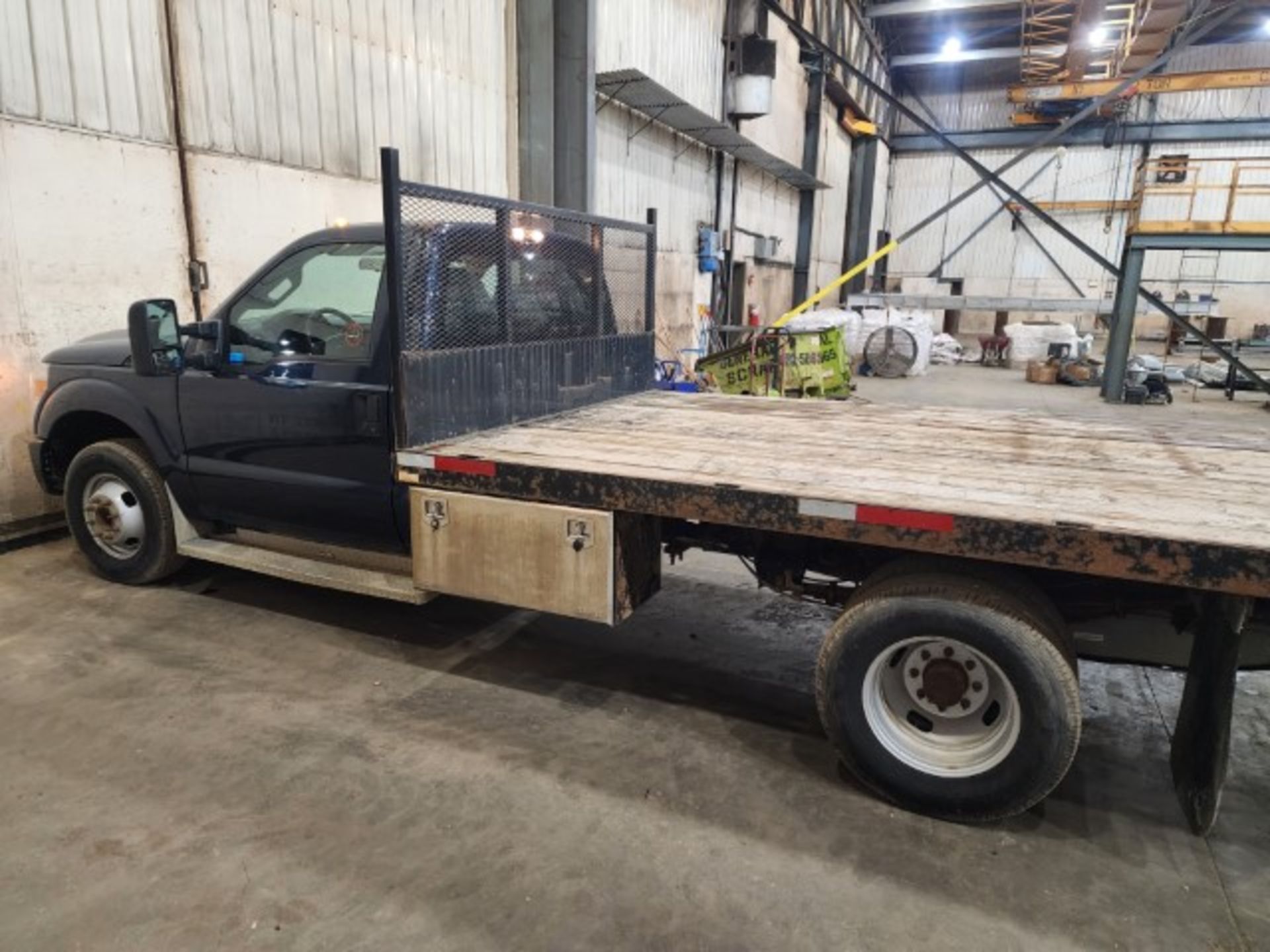 FORD (2015) F350 SUPERDUTY regular cab flatbed truck with 6.2 L V8 gas engine, auto transmission, - Image 18 of 18