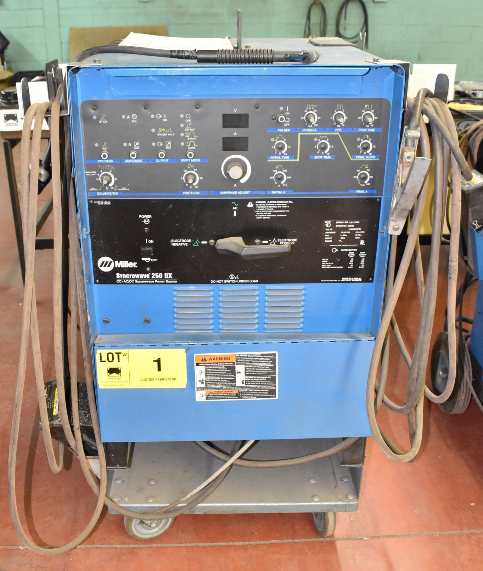 MILLER (2001) SYNCROWAVE 250 DX digital portable TIG welder with cables & gun, s/n: LB121678 [