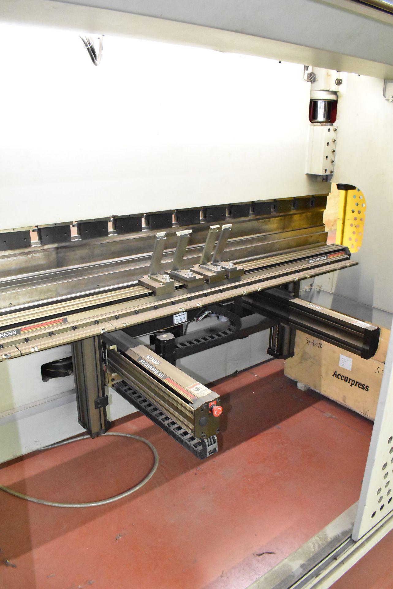 ACCURPRESS (2013) ABSOLUTE 313010 130 ton 3-axis CNC press brake with DELEM DA-56 CNC control, - Image 8 of 11