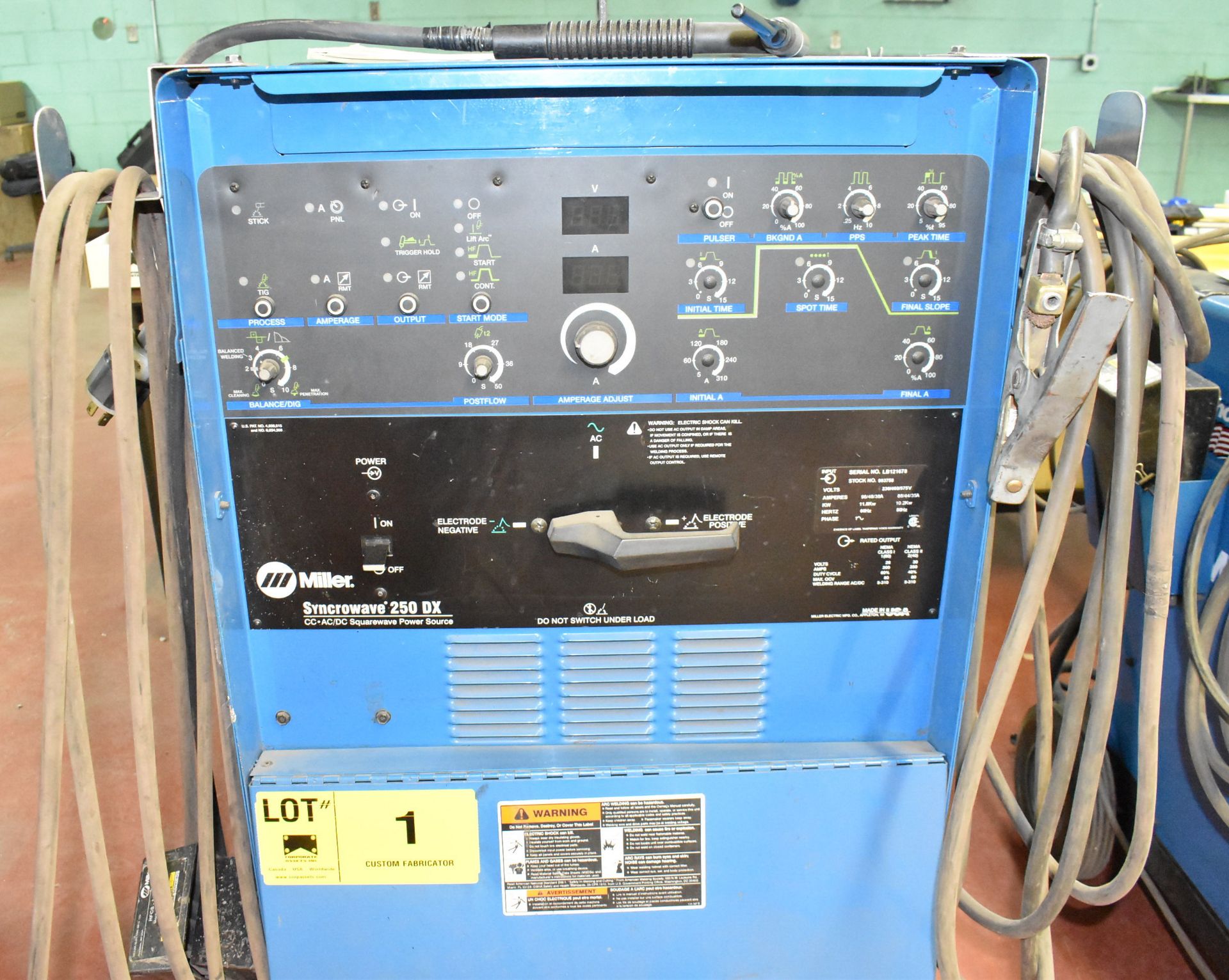 MILLER (2001) SYNCROWAVE 250 DX digital portable TIG welder with cables & gun, s/n: LB121678 [ - Image 2 of 5