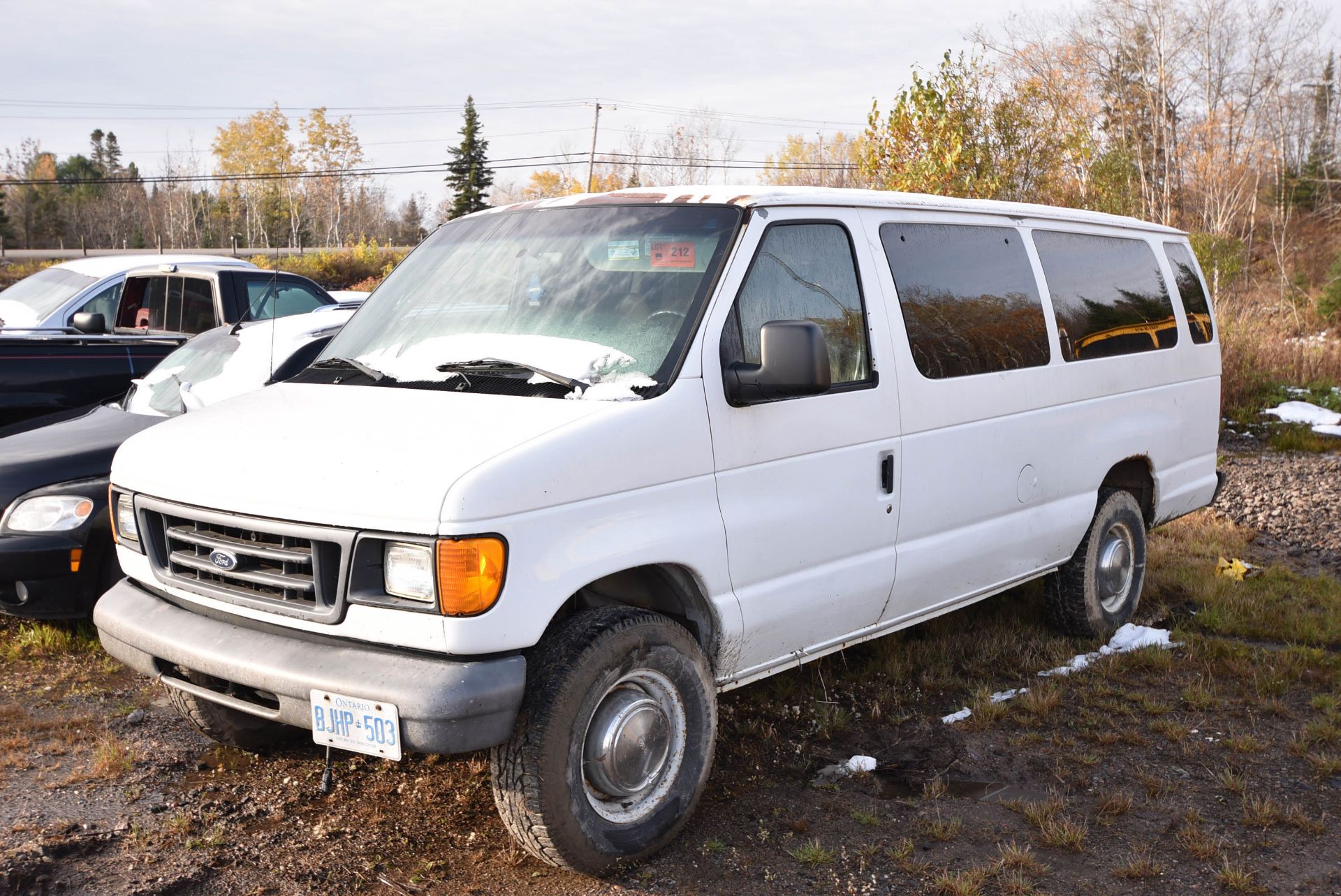FORD (2006) E-350 PASSENGER VAN WITH 5.4 L V8 GAS ENGINE, AUTOMATIC TRANSMISSION, RWD, 402,043 KM (