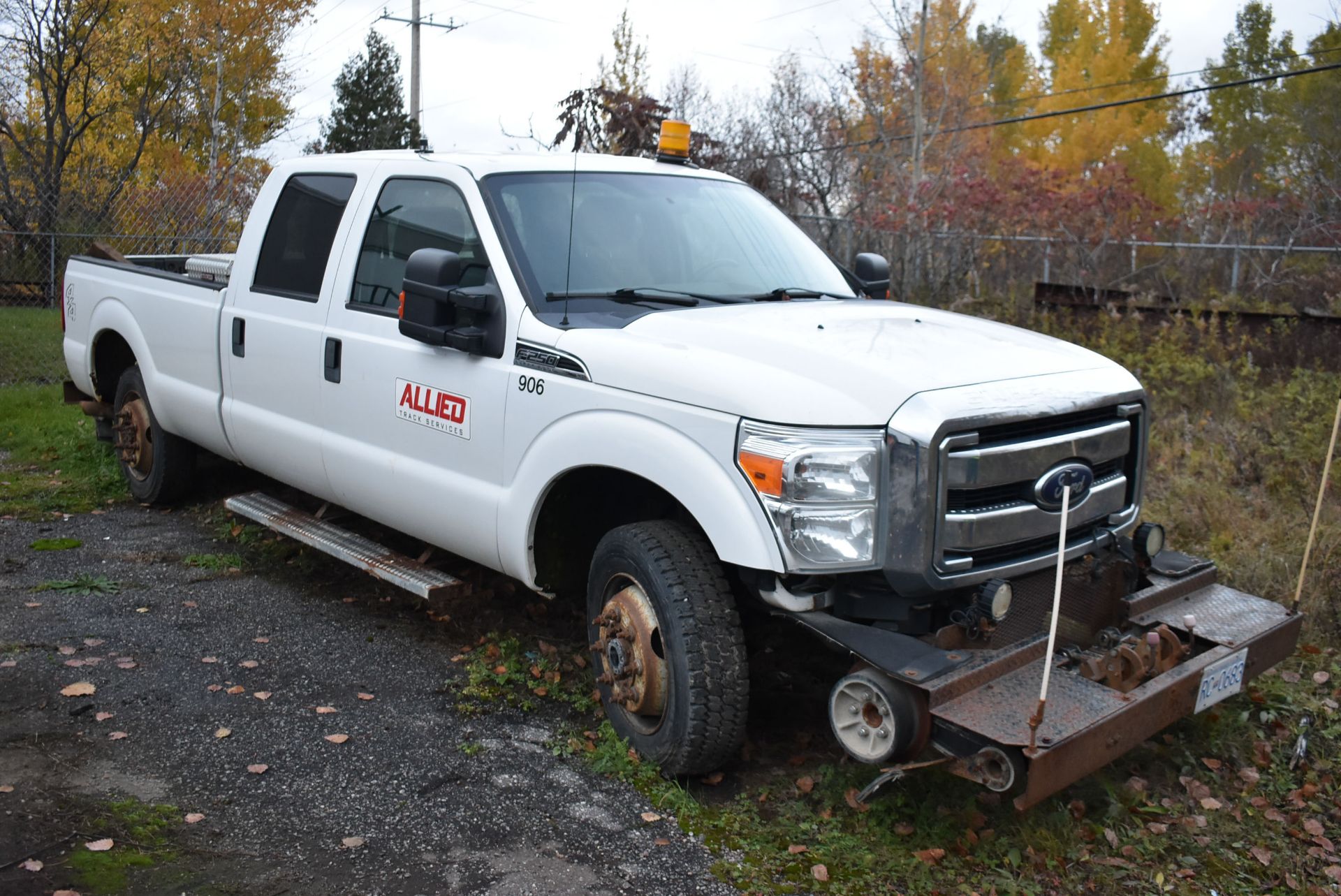 FORD (2012) F-250 XLT CREW CAB PICKUP TRUCK WITH 6.2 L V8 GAS ENGINE, AUTO TRANSMISSION, 4X4, HI- - Image 2 of 24