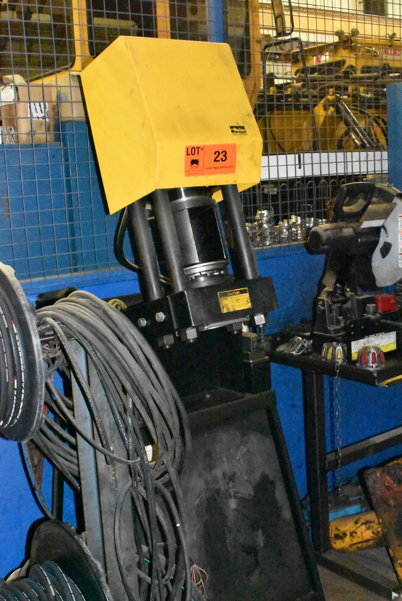 PARKER PARKRIMP 2 HYDRAULIC HOSE CRIMPER WITH 5,000 PSI MAX PRESSURE AND DIES, S/N 83C-0714-1-019 ( - Image 2 of 7