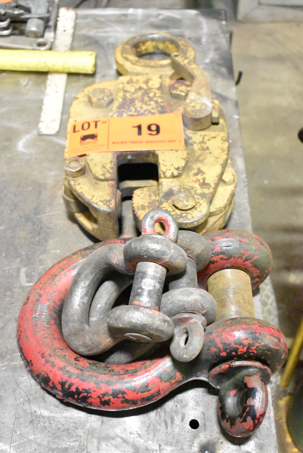 LOT/ SHEET LIFTER AND SHACKLES (LOCATED AT 1891 SEYMOUR ST, NORTH BAY, ON) - Image 2 of 2