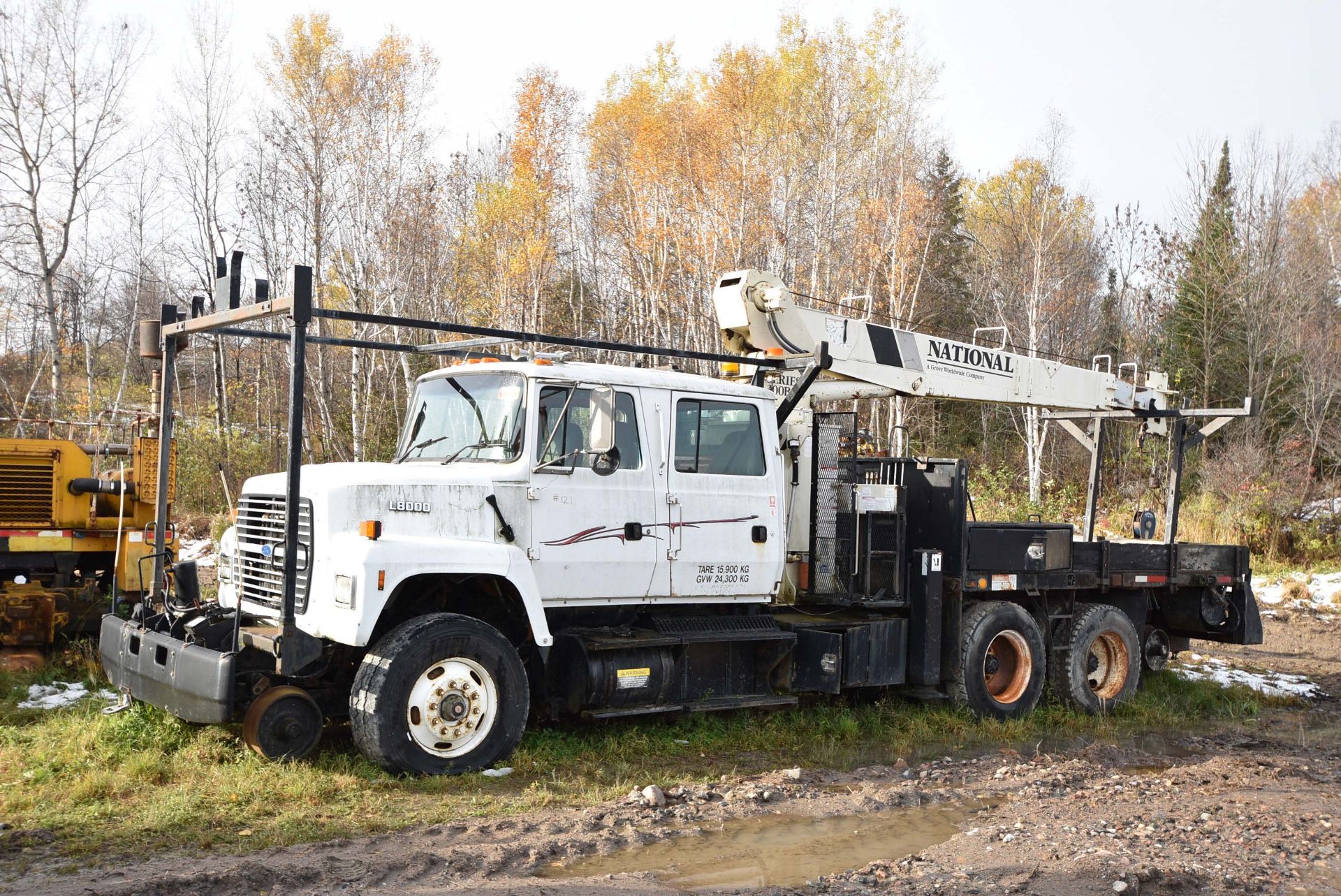 FORD (1997) LNT8000 TANDEM AXLE BOOM TRUCK WITH CREW CAB, CUMMINS FD-1460 DIESEL ENGINE, NATIONAL - Image 2 of 22