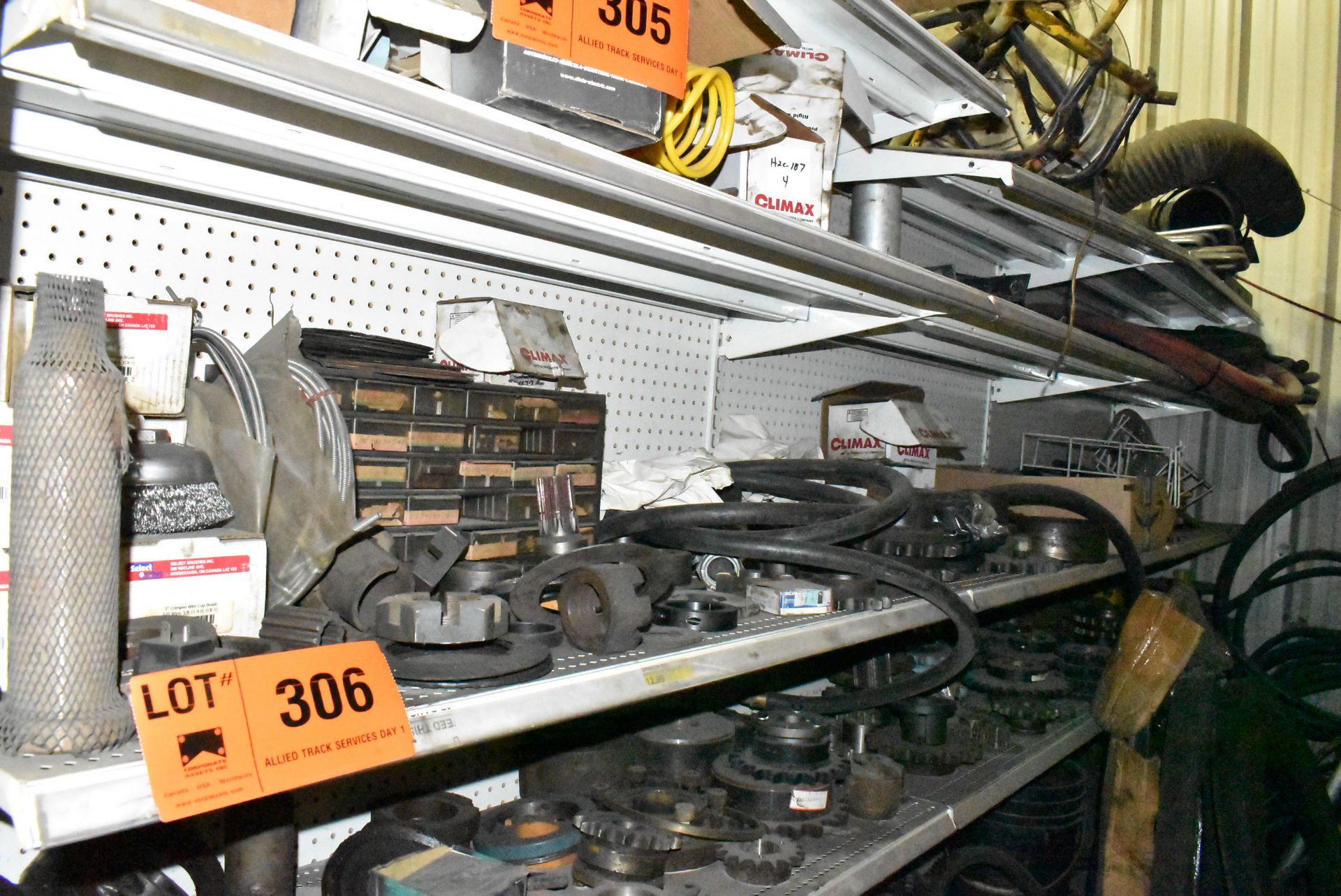 LOT/ CONTENTS OF RACK - SPROCKETS AND PARTS (LOCATED AT 1891 SEYMOUR ST, NORTH BAY, ON)