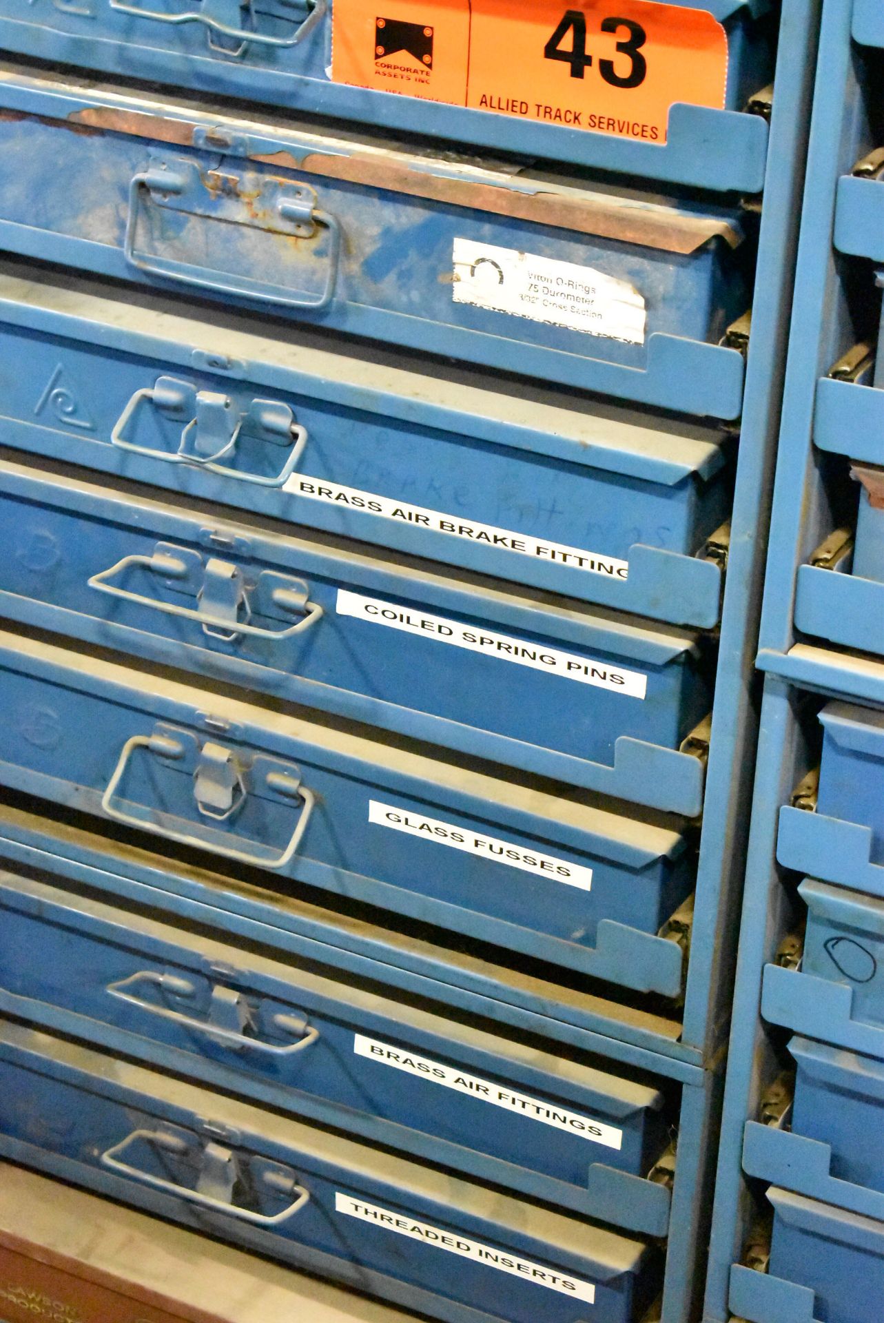 LOT/ INDEX CABINET WITH CONTENTS CONSISTING OF O-RINGS, BRASS AIR BRAKE FITTINGS, THREADED INSERTS - Image 3 of 3