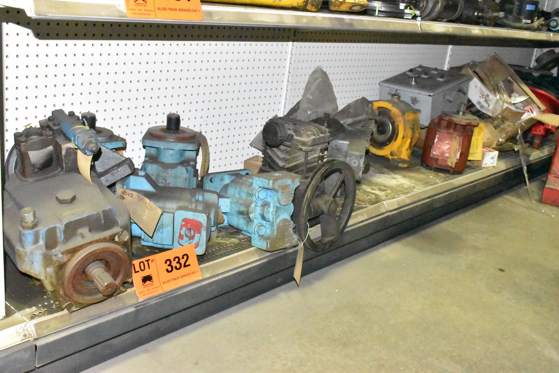 LOT/ CONTENTS OF RACK - HYDRAULIC CONTROLS, PARTS AND COMPONENTS (LOCATED AT 1891 SEYMOUR ST,