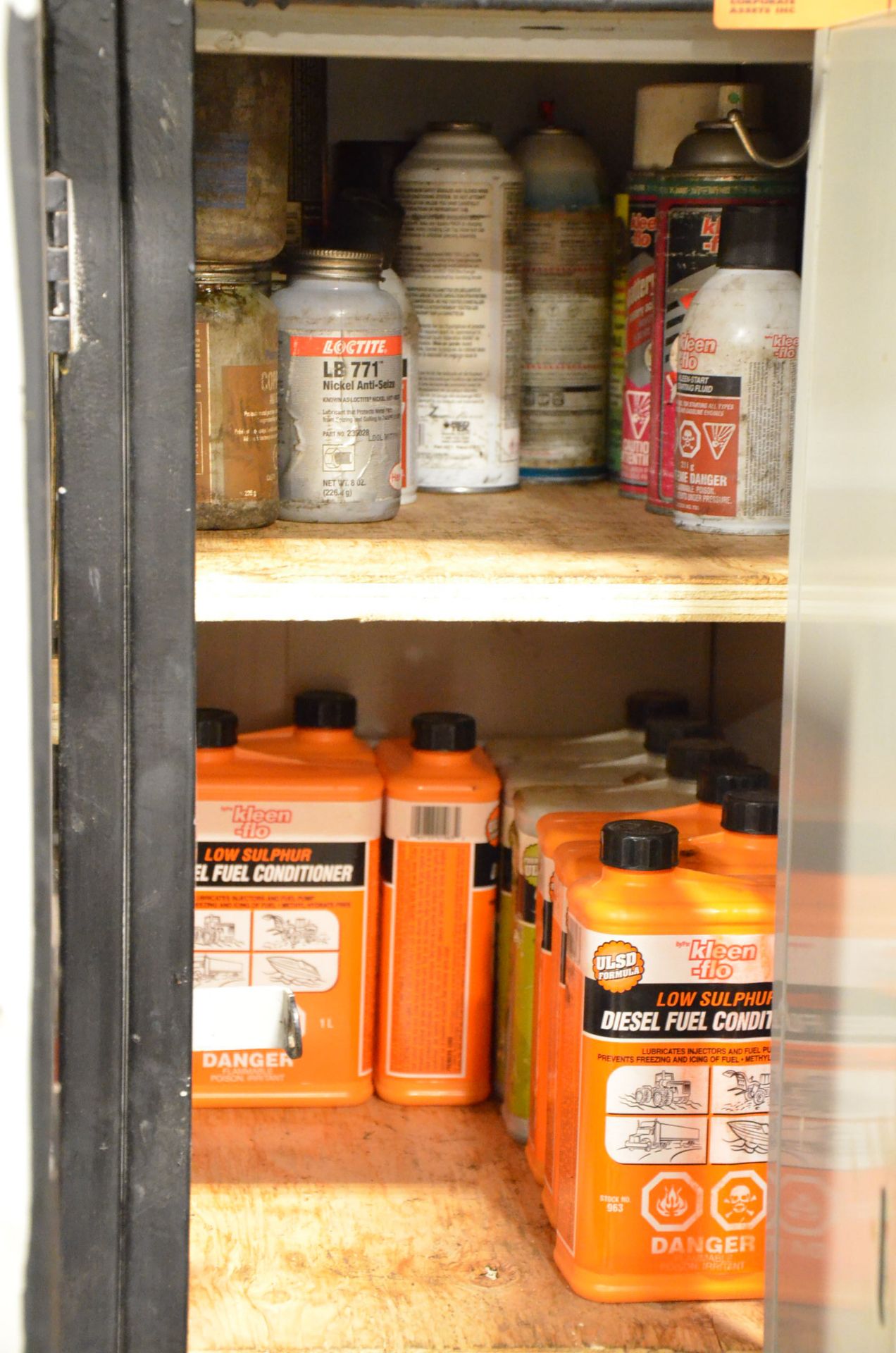 LOT/ CABINET WITH AUTOMOTIVE PARTS, CONSUMABLES, OILS AND LUBRICANTS (LOCATED AT 169A S SERVICE - Image 10 of 15