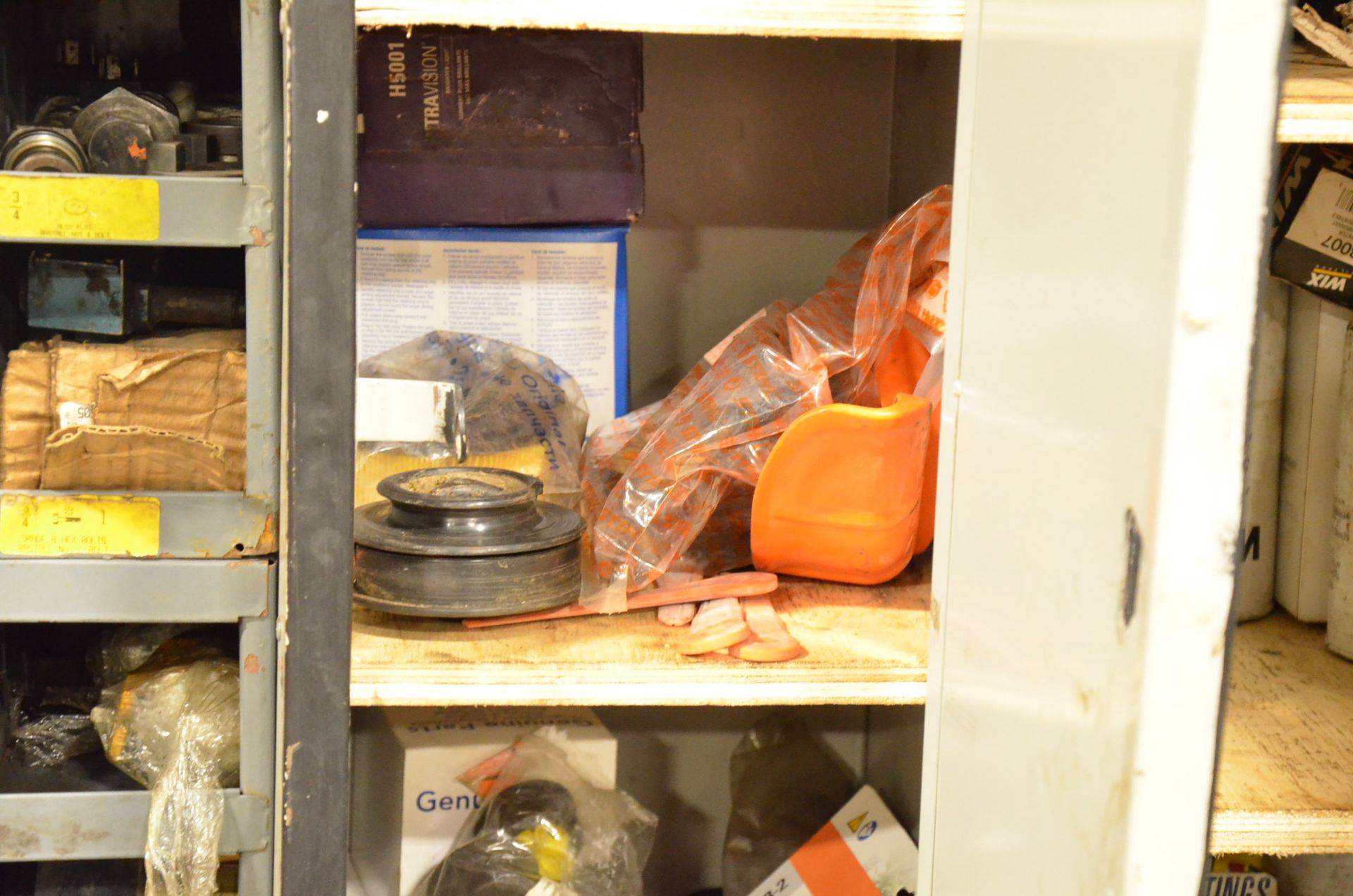 LOT/ CABINET WITH AUTOMOTIVE PARTS, CONSUMABLES, OILS AND LUBRICANTS (LOCATED AT 169A S SERVICE - Image 4 of 15