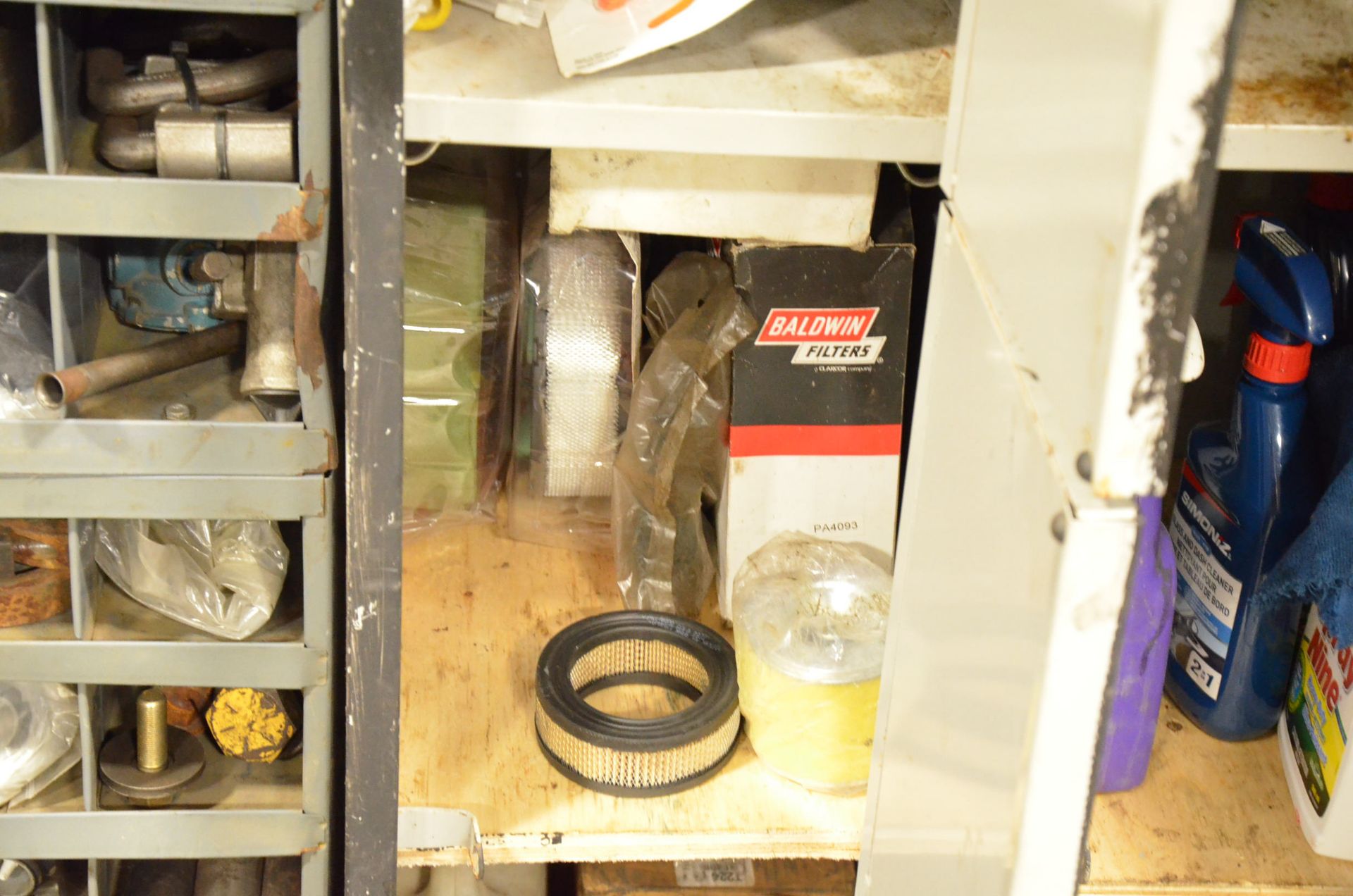 LOT/ CABINET WITH AUTOMOTIVE PARTS, CONSUMABLES, OILS AND LUBRICANTS (LOCATED AT 169A S SERVICE - Image 6 of 15