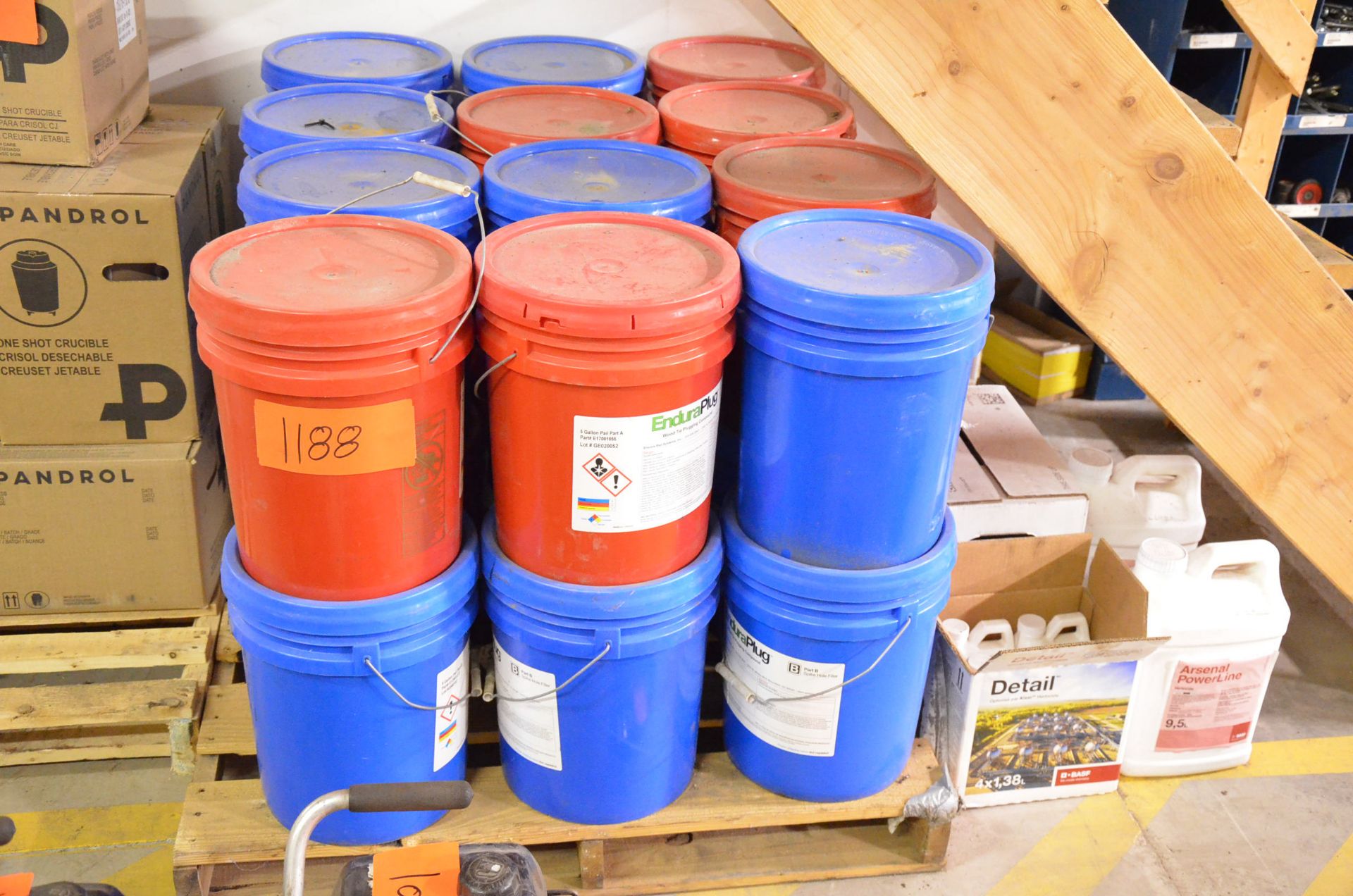 LOT/ ENDURA PLUG PAILS (LOCATED AT 169A S SERVICE RD, GRIMSBY, ON, L3M 4H6)