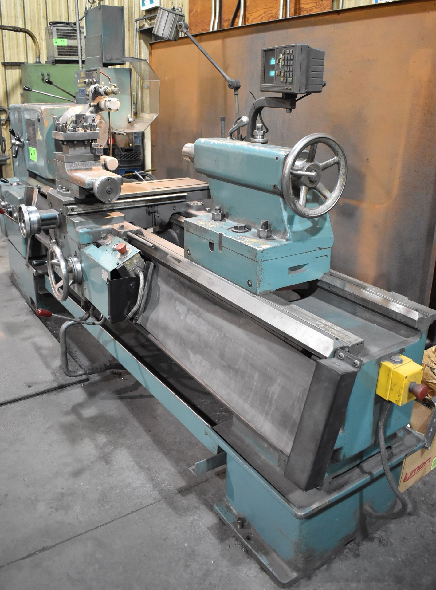 TOS SN 71 C GAP BED ENGINE LATHE WITH 26" SWING, 65" BETWEEN CENTERS, 3" SPINDLE BORE, SPEEDS TO - Image 5 of 14