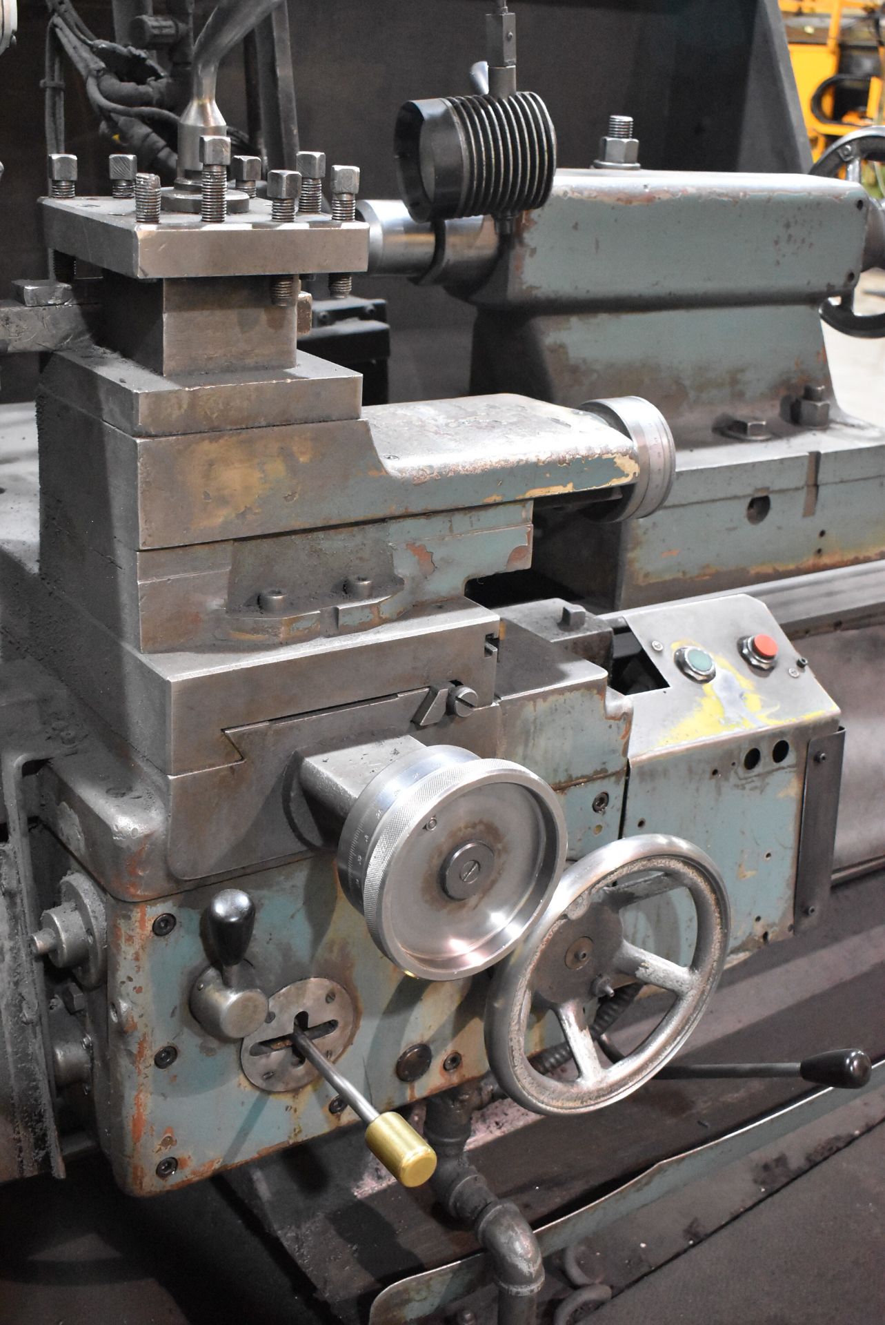 TOS SN 71 C GAP BED ENGINE LATHE WITH 30" SWING, 120" BETWEEN CENTERS, 3" SPINDLE BORE, SPEEDS TO - Image 3 of 12