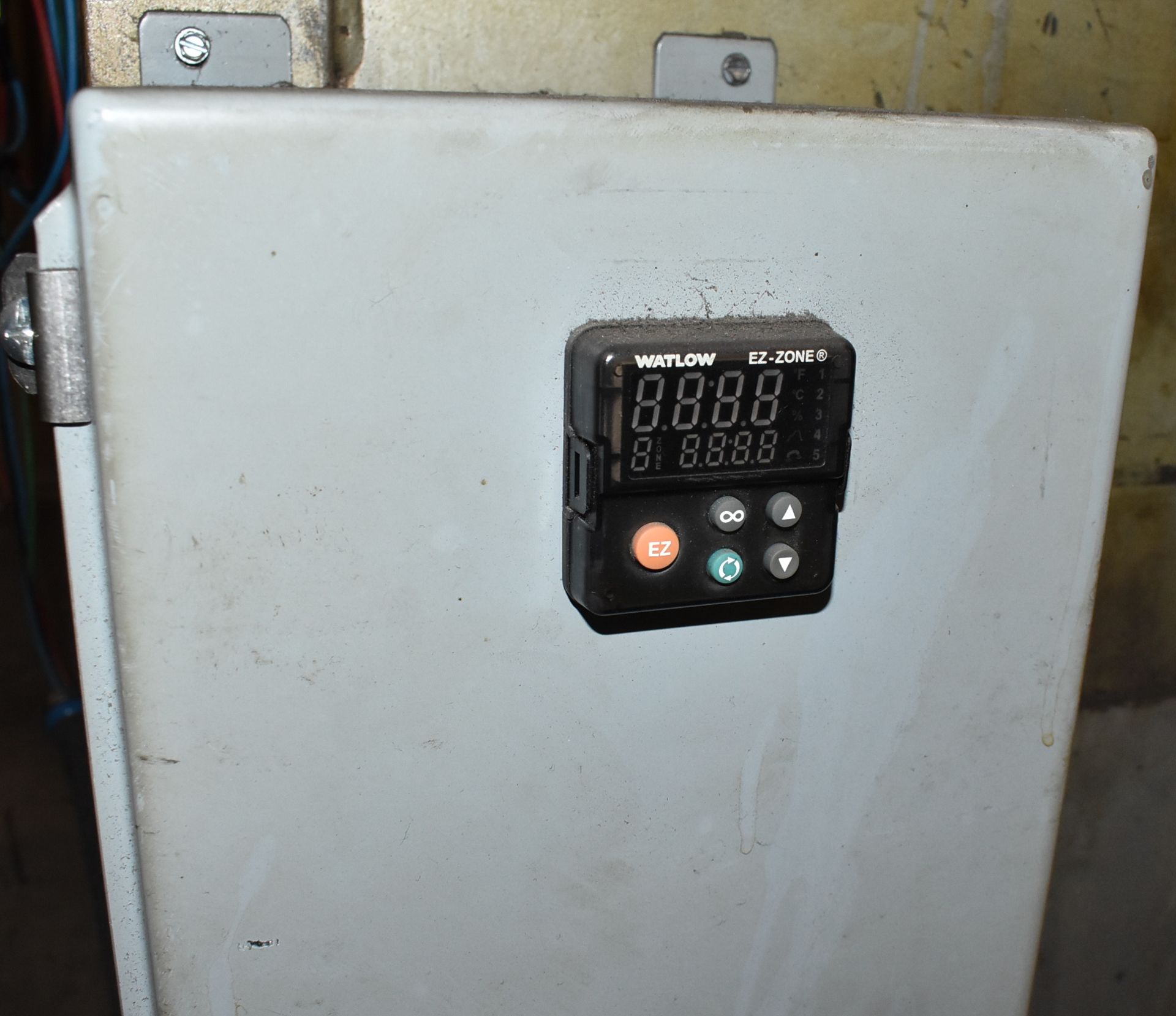 MFG. UNKNOWN ELECTRIC OVEN WITH DIGITAL TEMPERATURE GAUGE, S/N: N/A (CI)[RIGGING FEE FOR LOT # - Image 3 of 3