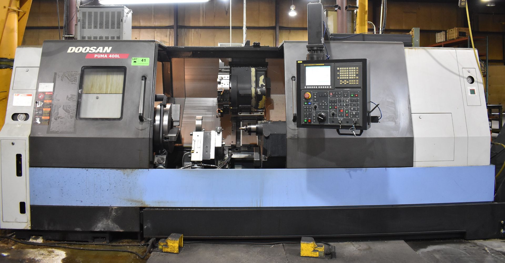 DOOSAN (2012) PUMA 400-LC CNC TURNING CENTER WITH DOOSAN-FANUC I SERIES CNC CONTROL, 20" 3-JAW