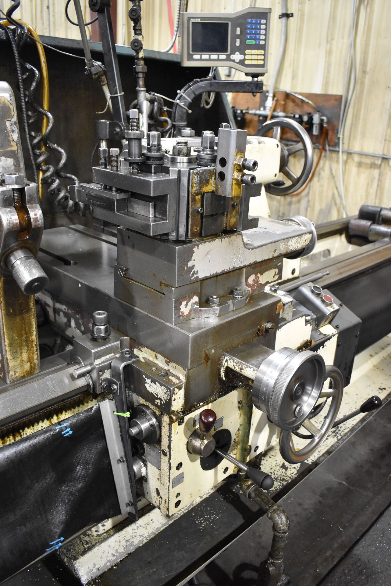 TOS SN 71 C GAP BED ENGINE LATHE WITH 30" SWING, 120" BETWEEN CENTERS, 3" SPINDLE BORE, SPEEDS TO - Image 3 of 18