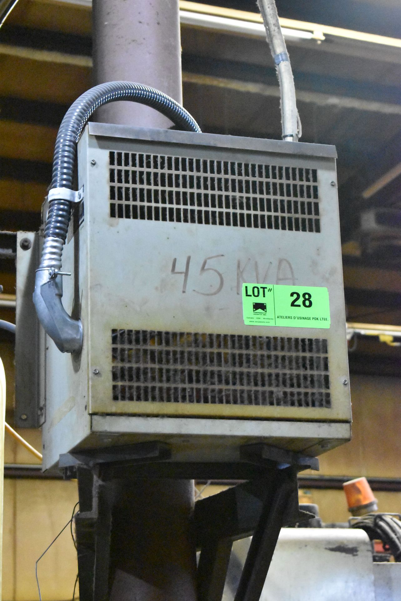 HAMMOND 45 KVA TRANSFORMER WITH 600V/3PH/60HZ, S/N: N/A (CI)[RIGGING FEE FOR LOT #28 - $50 CAD