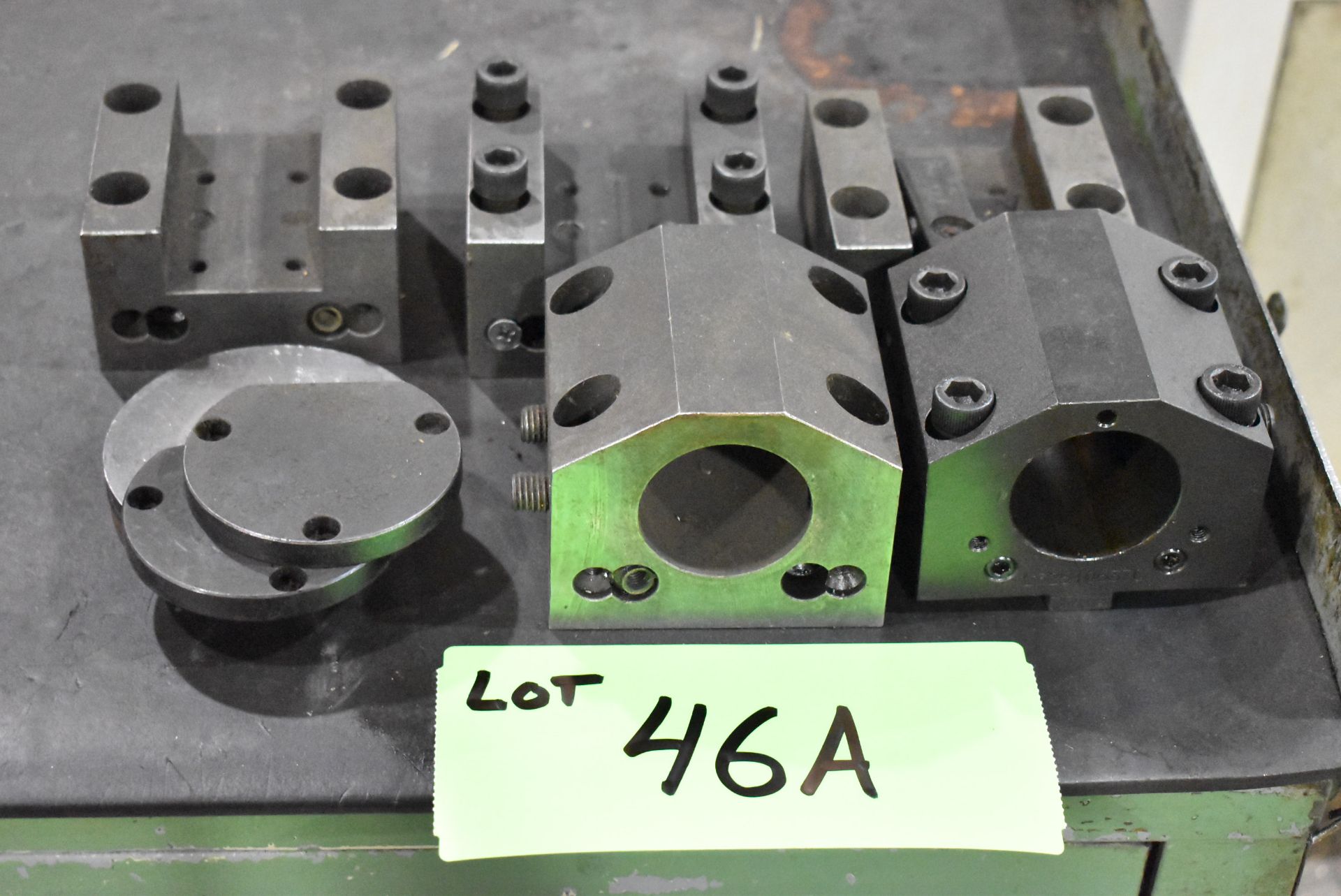 LOT/ TURRET TOOL HOLDERS