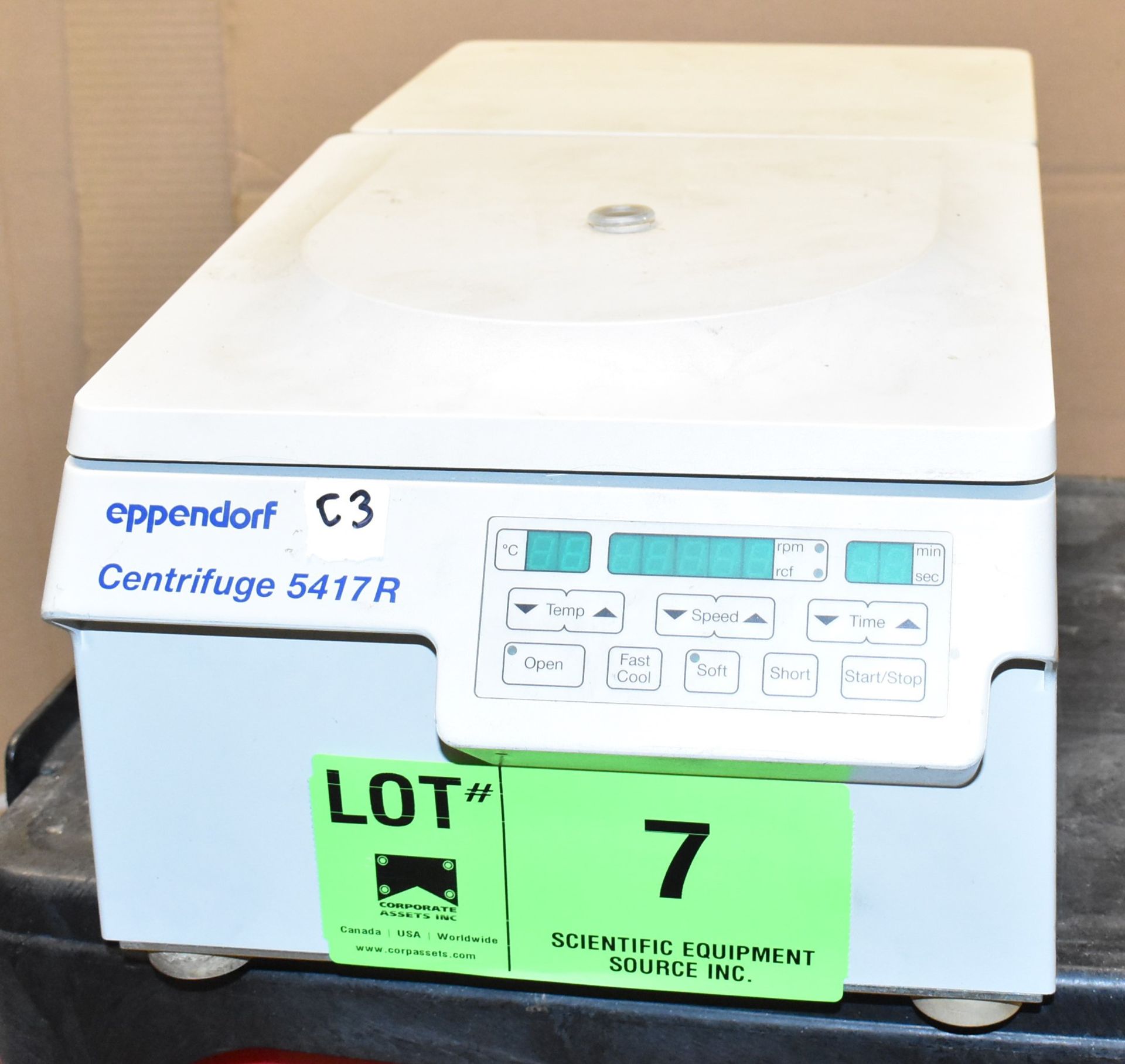 EPPENDORF 5417R BENCHTOP ROTARY MICRO-CENTRIFUGE WITH SPEEDS TO 14,000 RPM, 30X2.0 ML MAX. CAPACITY,