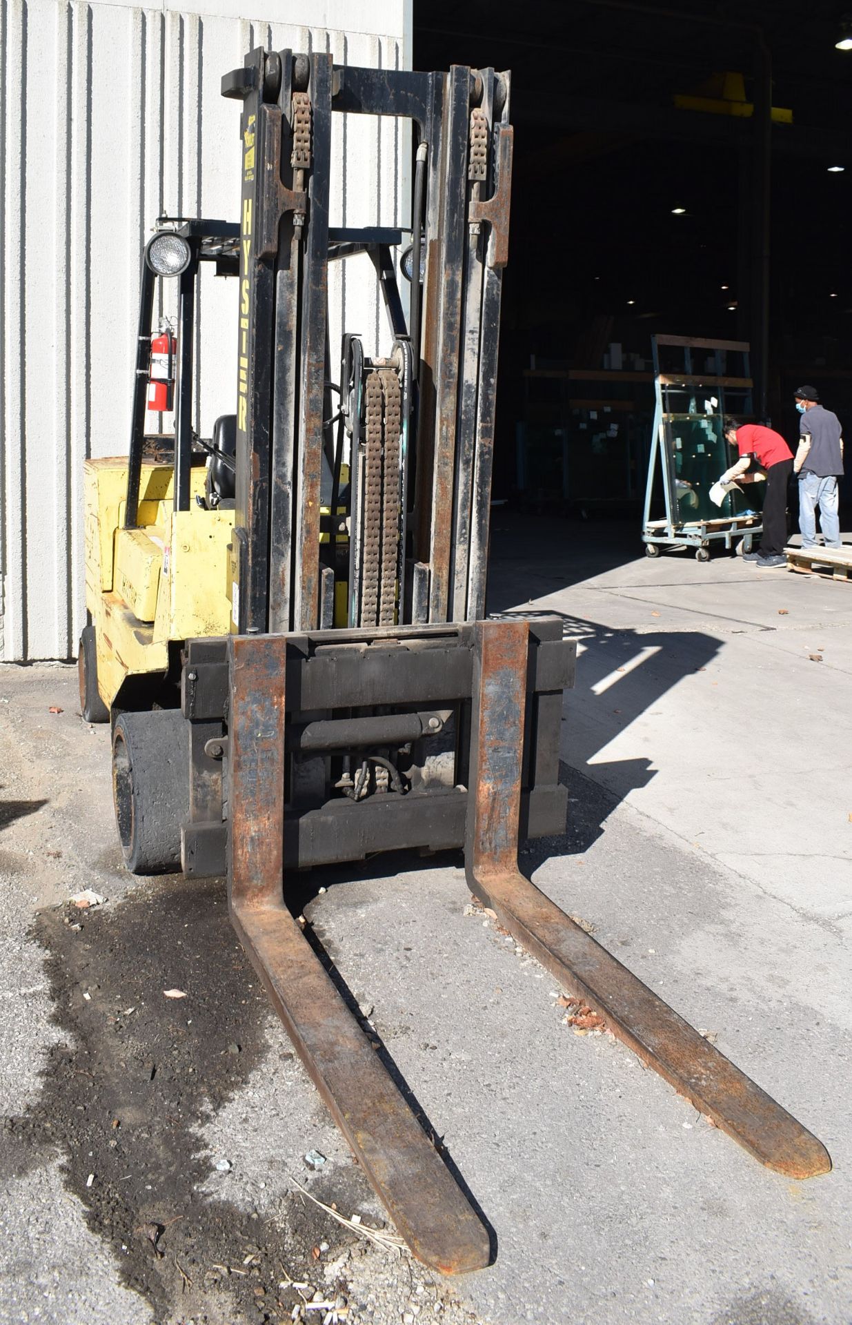 HYSTER S120XL2S LPG FORKLIFT WITH 9900 LB. CAPACITY, 208.7" MAX. LIFT HEIGHT, 3 STAGE MAST, SIDE - Image 3 of 12