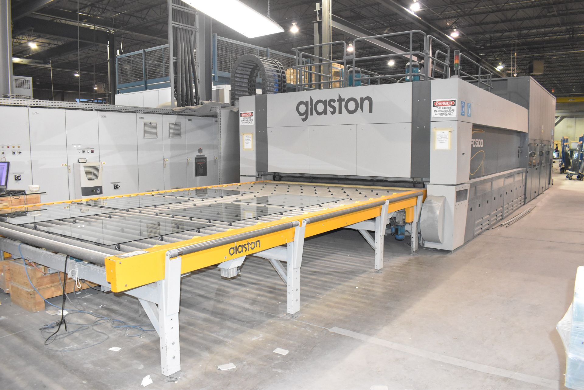 GLASTON-TAMGLASS (2014) FC-500-2848-380L TEMPERING FURNACE WITH 117" X 201" POWER INFEED CONVEYOR, - Image 3 of 26