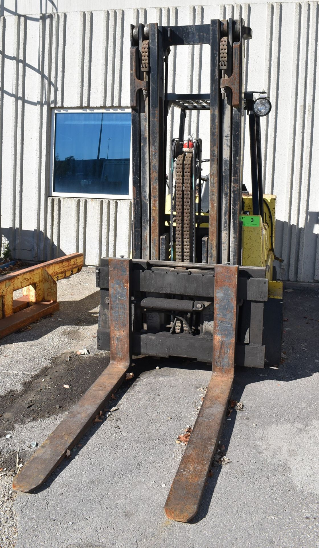 HYSTER S120XL2S LPG FORKLIFT WITH 9900 LB. CAPACITY, 208.7" MAX. LIFT HEIGHT, 3 STAGE MAST, SIDE - Image 2 of 12