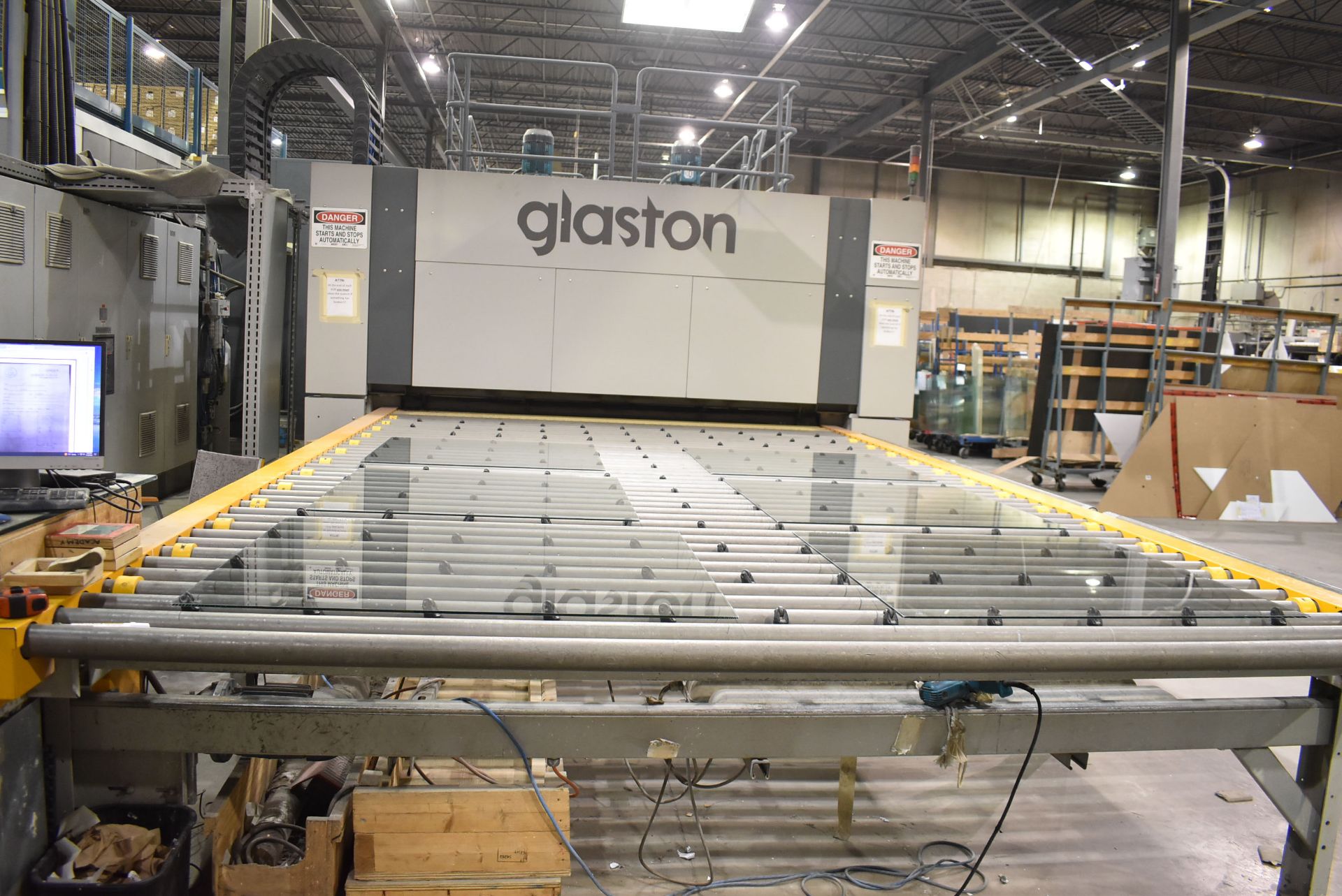GLASTON-TAMGLASS (2014) FC-500-2848-380L TEMPERING FURNACE WITH 117" X 201" POWER INFEED CONVEYOR, - Image 5 of 26