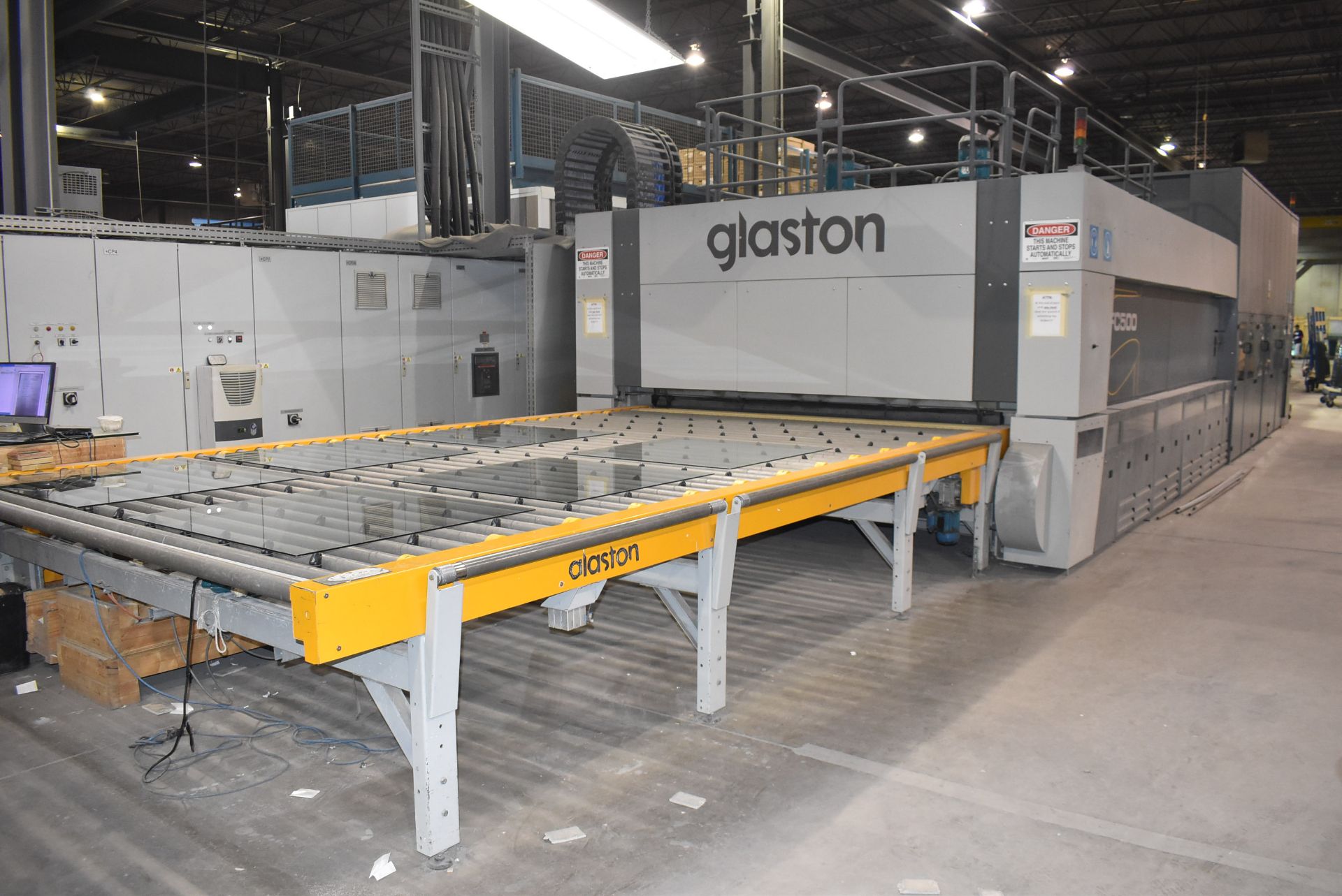 GLASTON-TAMGLASS (2014) FC-500-2848-380L TEMPERING FURNACE WITH 117" X 201" POWER INFEED CONVEYOR,