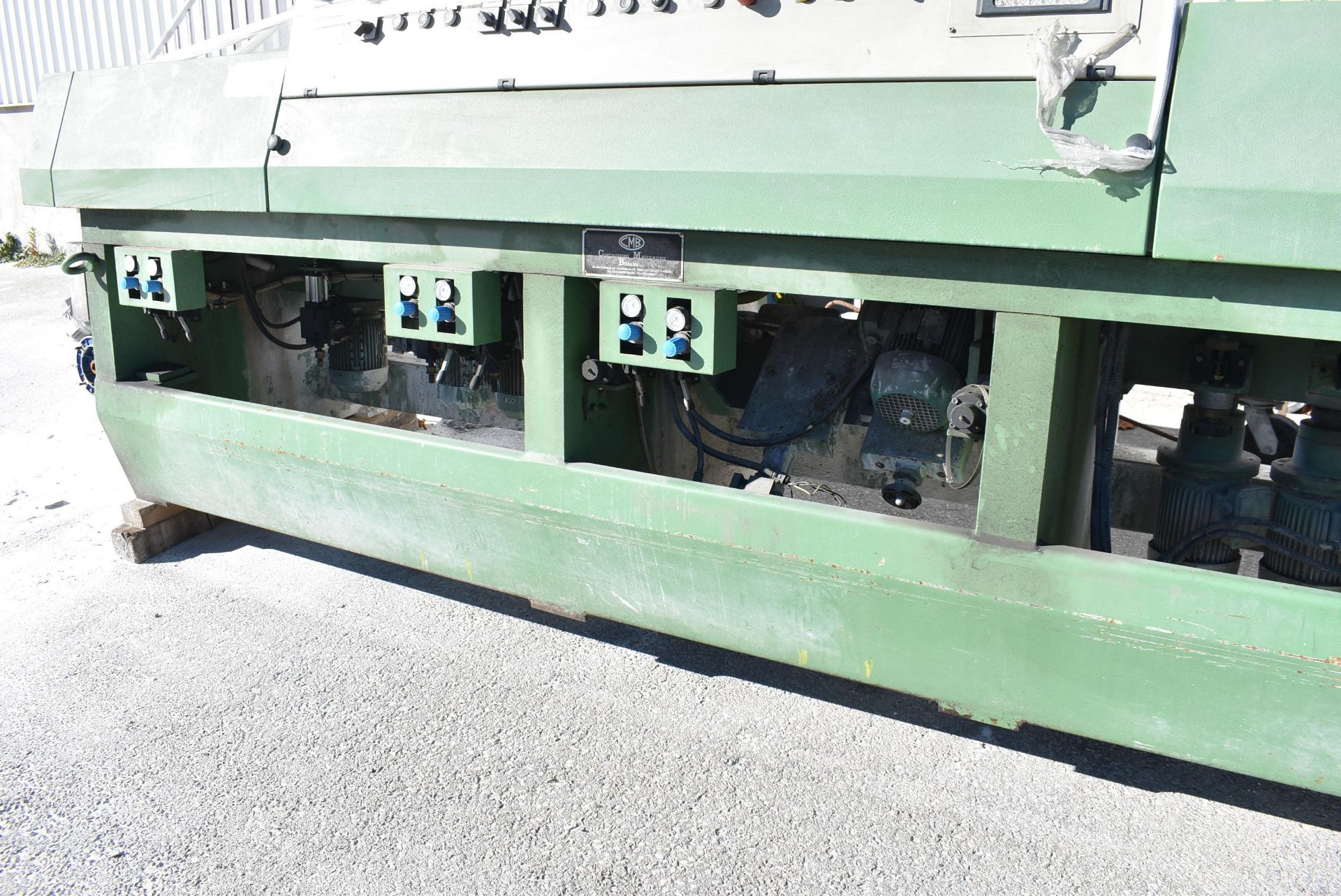 BESANA LOVATI R11TV (2005) STRAIGHT GLASS EDGING/POLISHING MACHINE WITH 11 SPINDLES, 1/8" TO 1.57" - Image 8 of 12